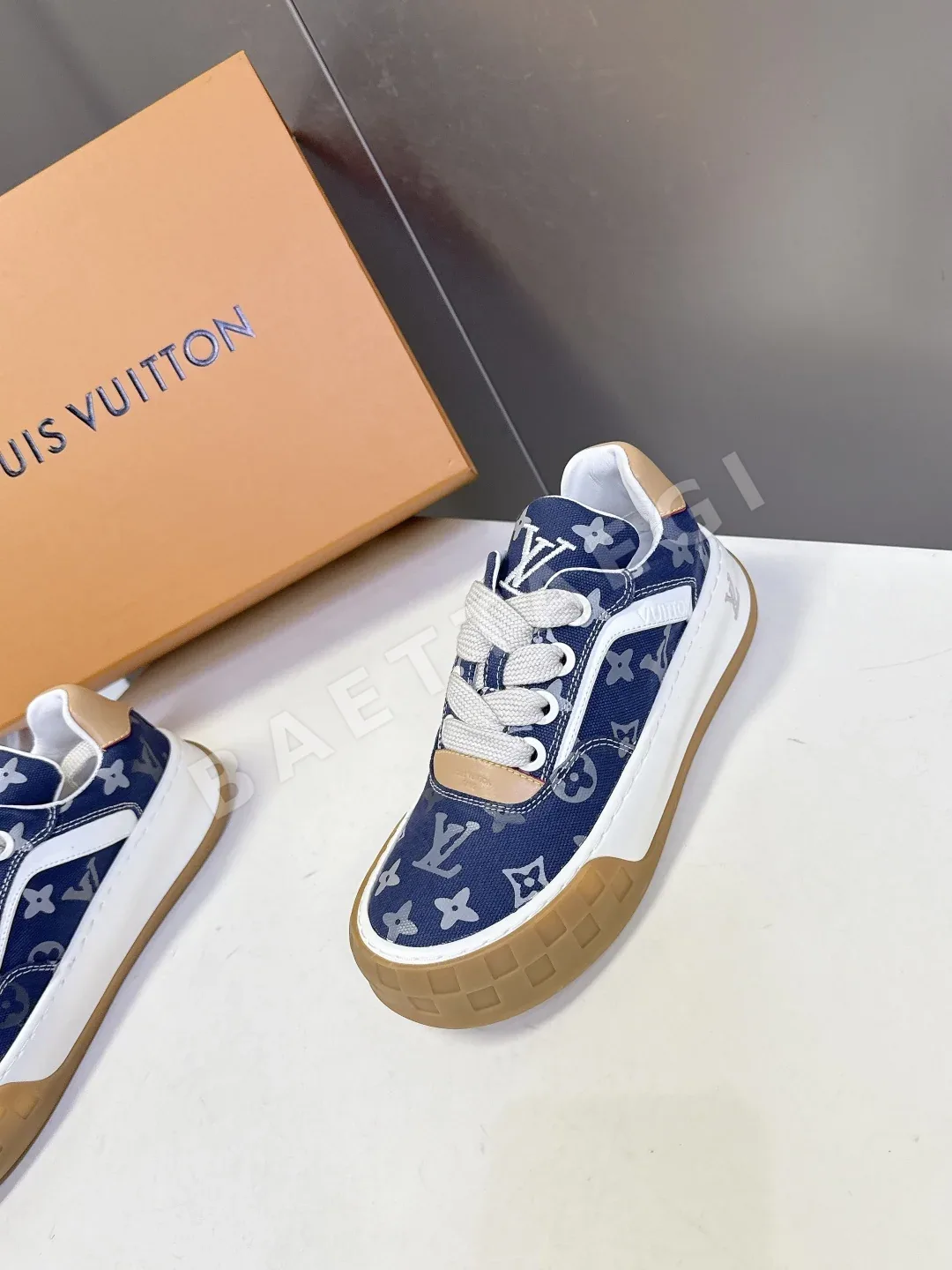 루이비통 비스킷 스타일 캐주얼 신발 상세 이미지 3