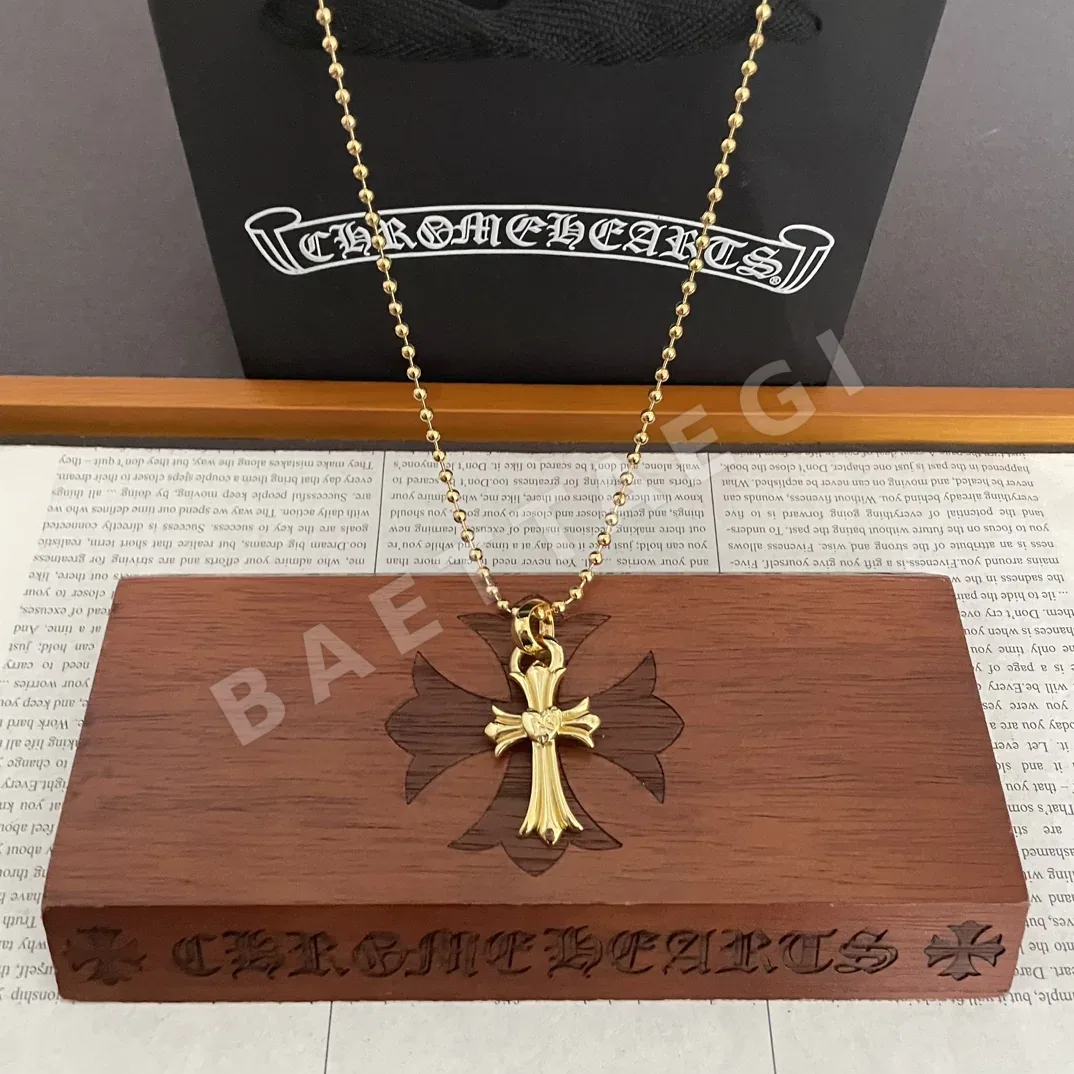 크롬하츠 클래식 골드 펄 십자가 하트 목걸이 126916