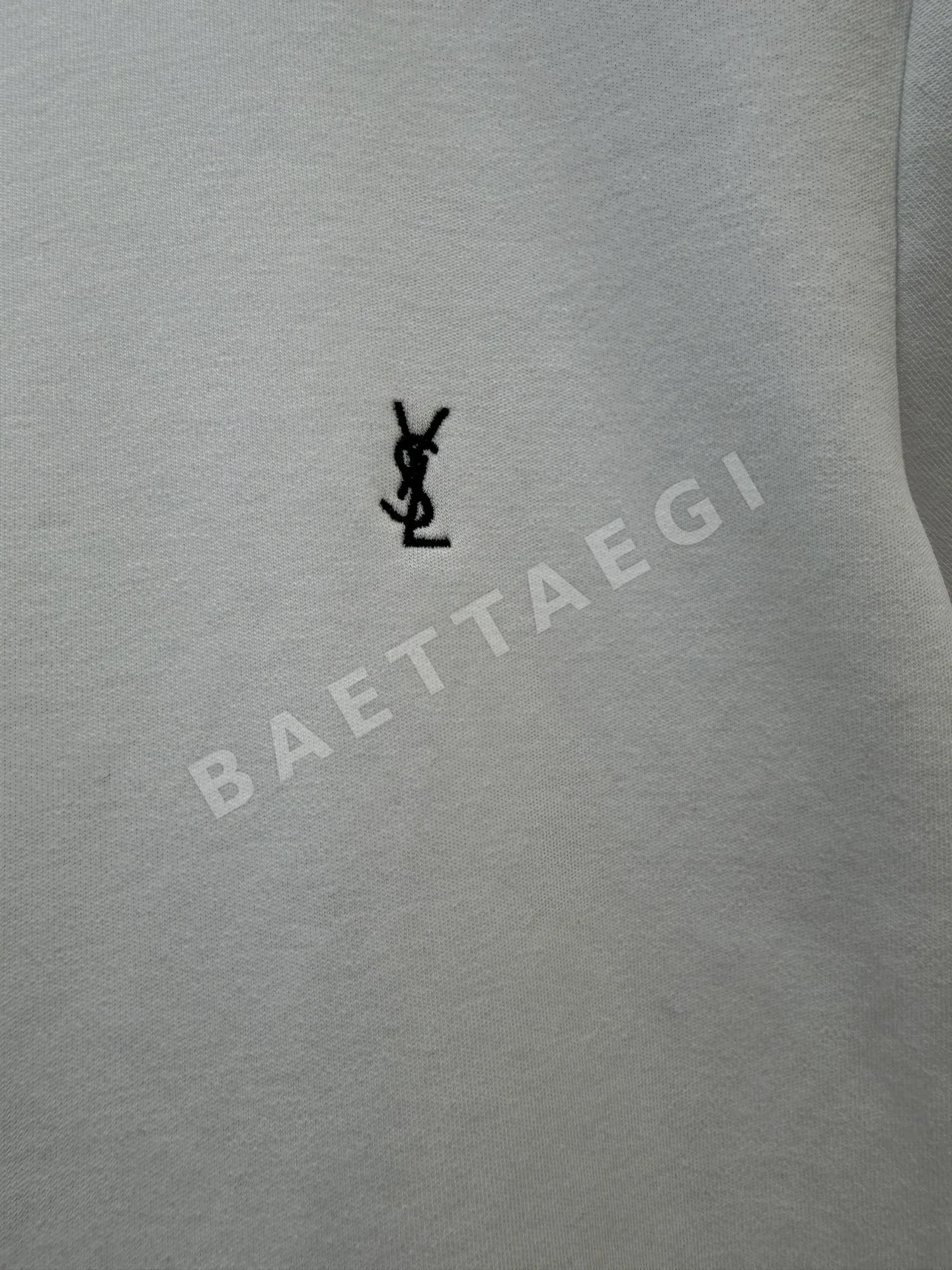생로랑 자수 크롭 슬림핏 반팔 티셔츠 상세 이미지 5