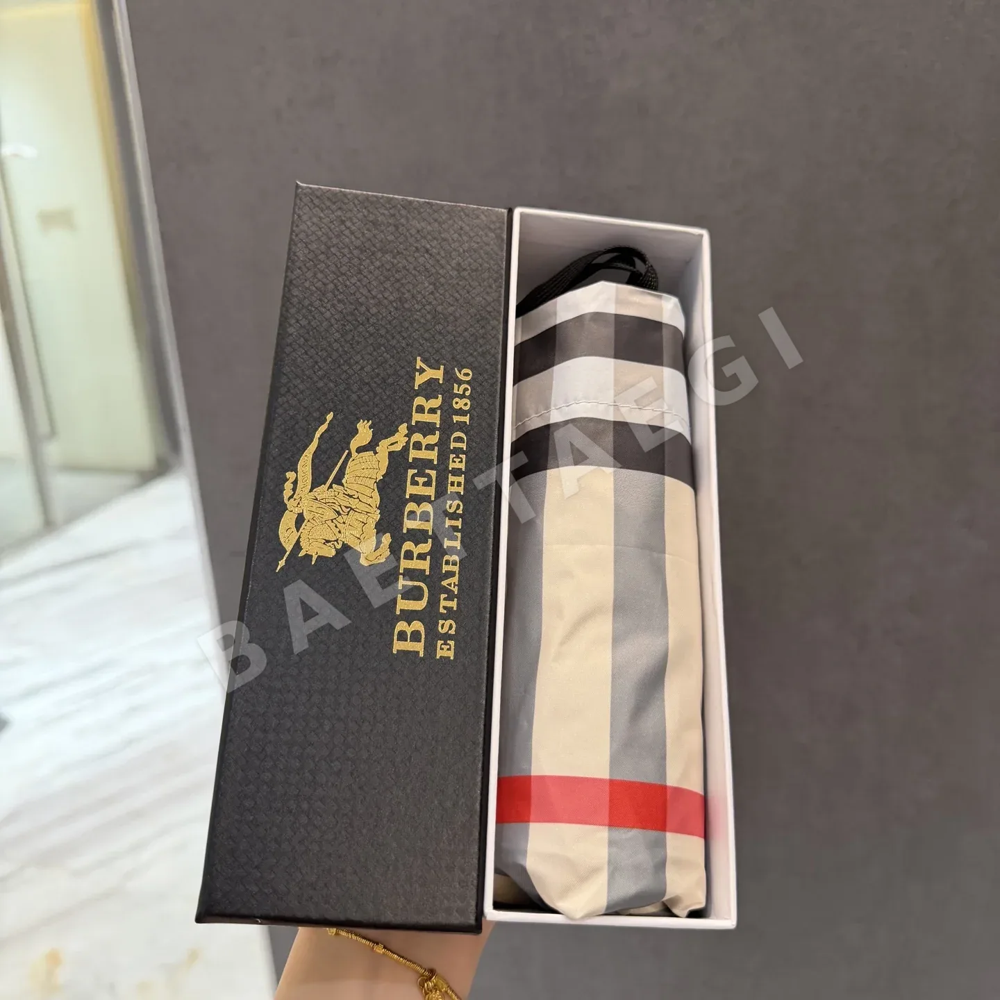 버버리 50% 접이식 전자동 양산 우산 85460