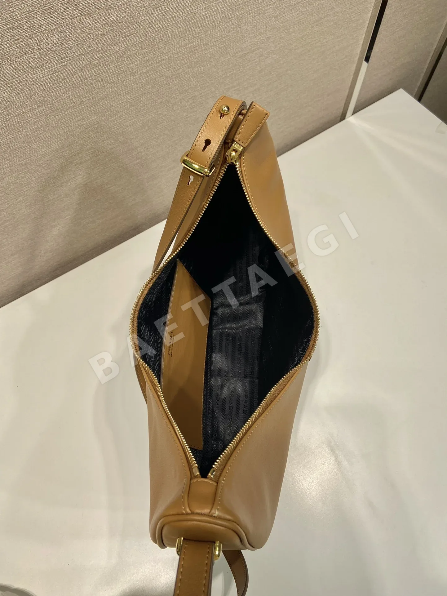 프라다 라지 호보백 숄더백 1BC212 상세 이미지 8