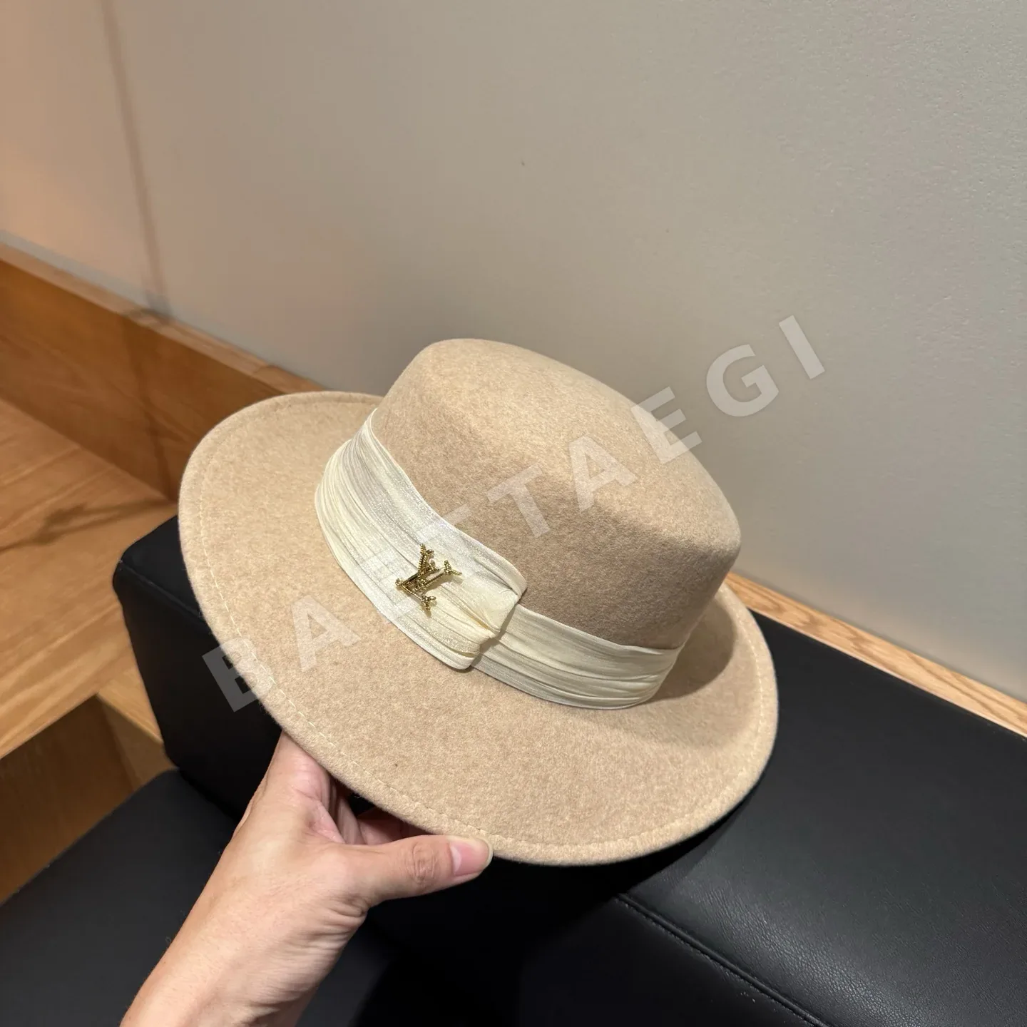 루이비통 울 플랫탑 모자 상세 이미지 8