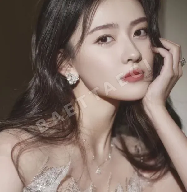 피아제 카스미소우 장미 3 송이 다이아몬드 목걸이 상세 이미지 6