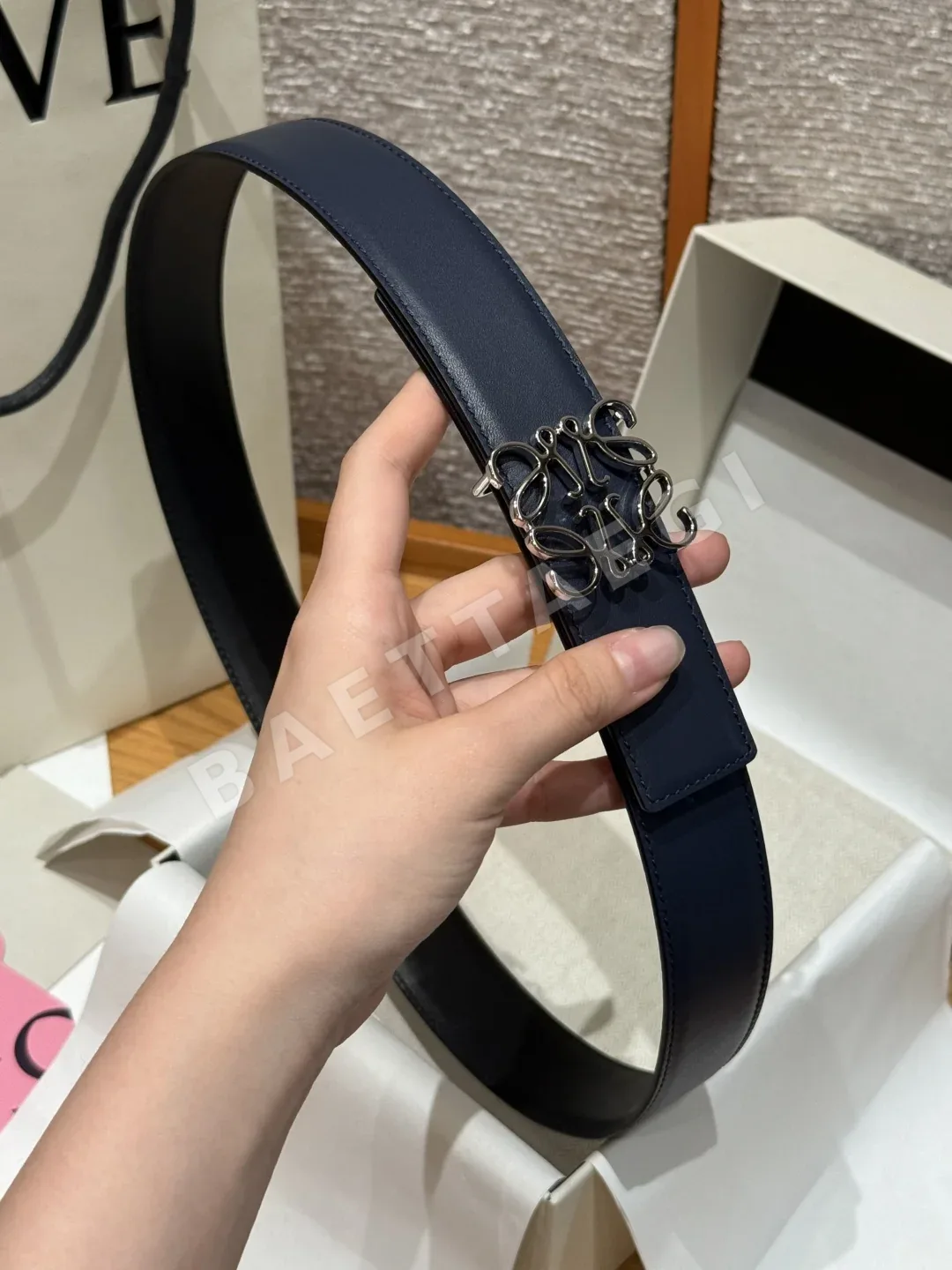 로에베 아나그램 양면 가죽 벨트 상세 이미지 4