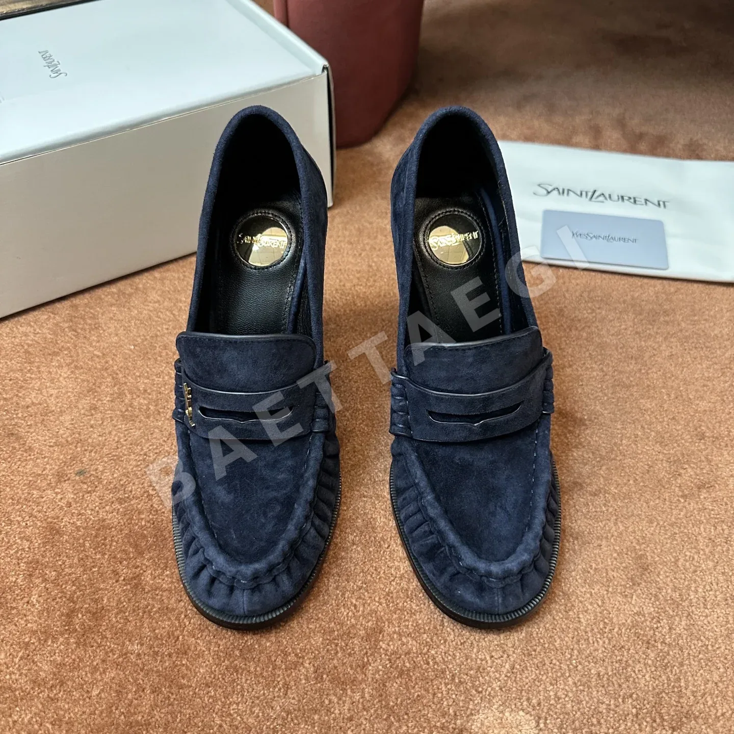 생로랑 앞코 덮인 YSL 뮬 129415