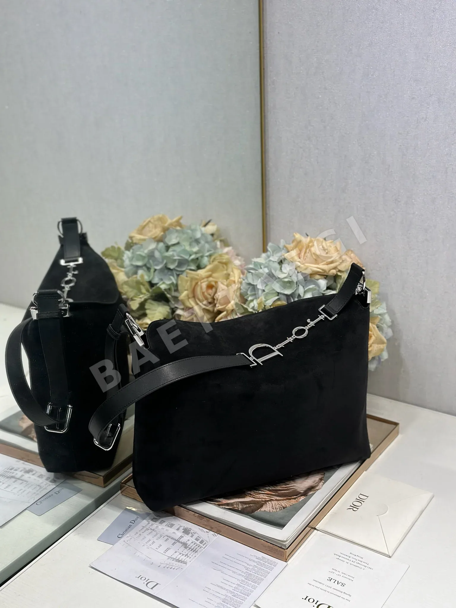 디올 라지 호보 스웨이드 가죽 가방 상세 이미지 3