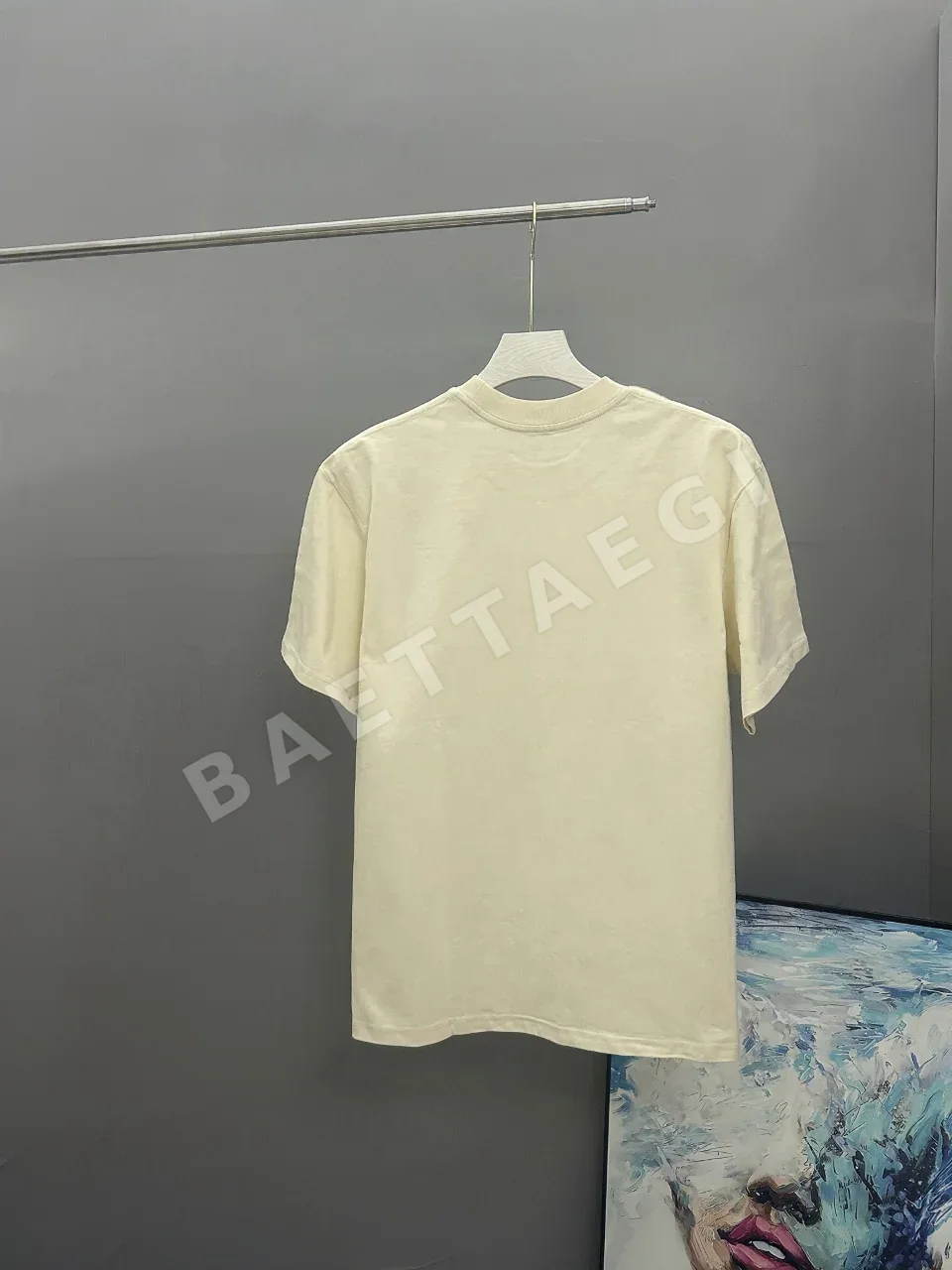 발렌티노 클래식 프린트 크루넥 반팔 티셔츠 상세 이미지 2