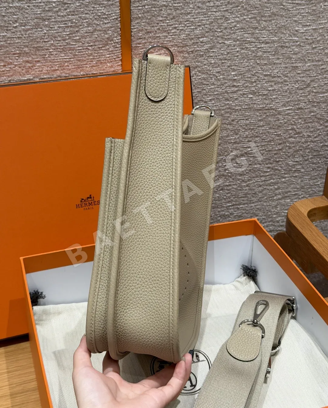 에르메스 에블린 클레망스 가죽 숄더백 상세 이미지 2