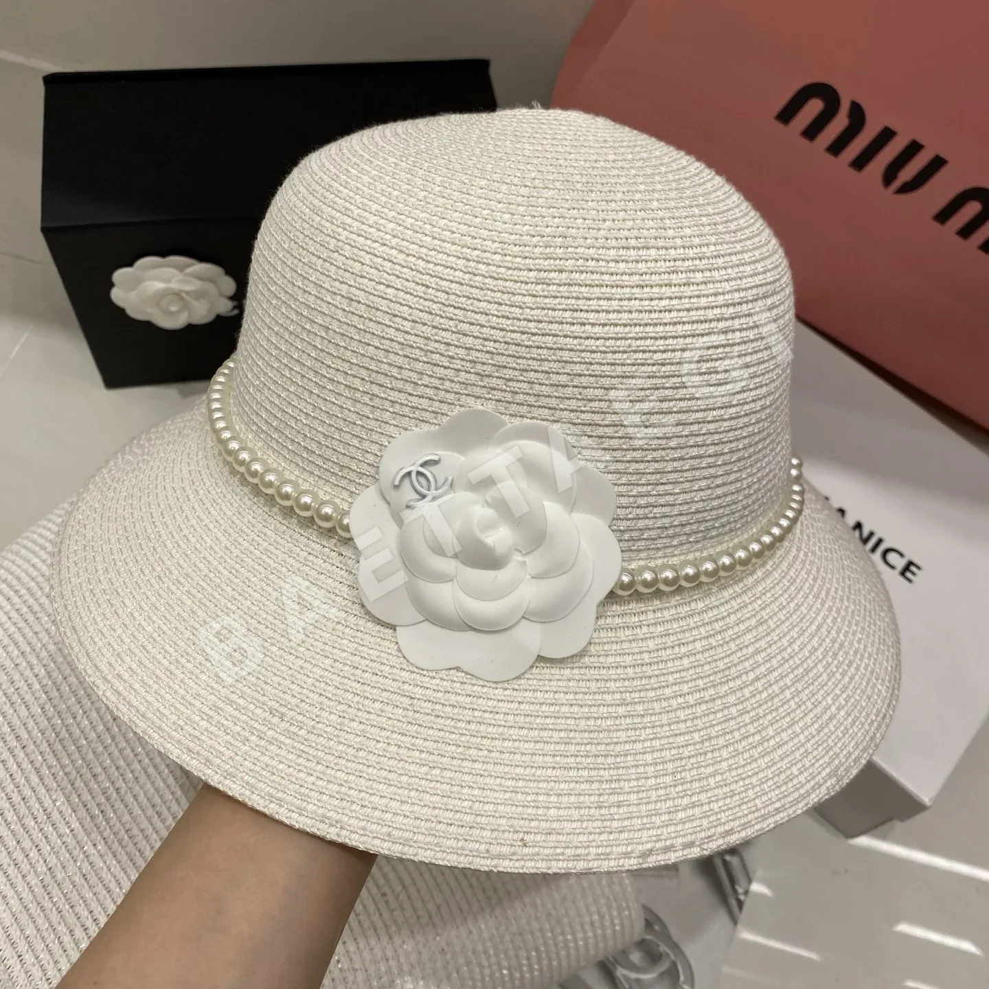 샤넬 카멜리아 라운드 햇 상세 이미지 6