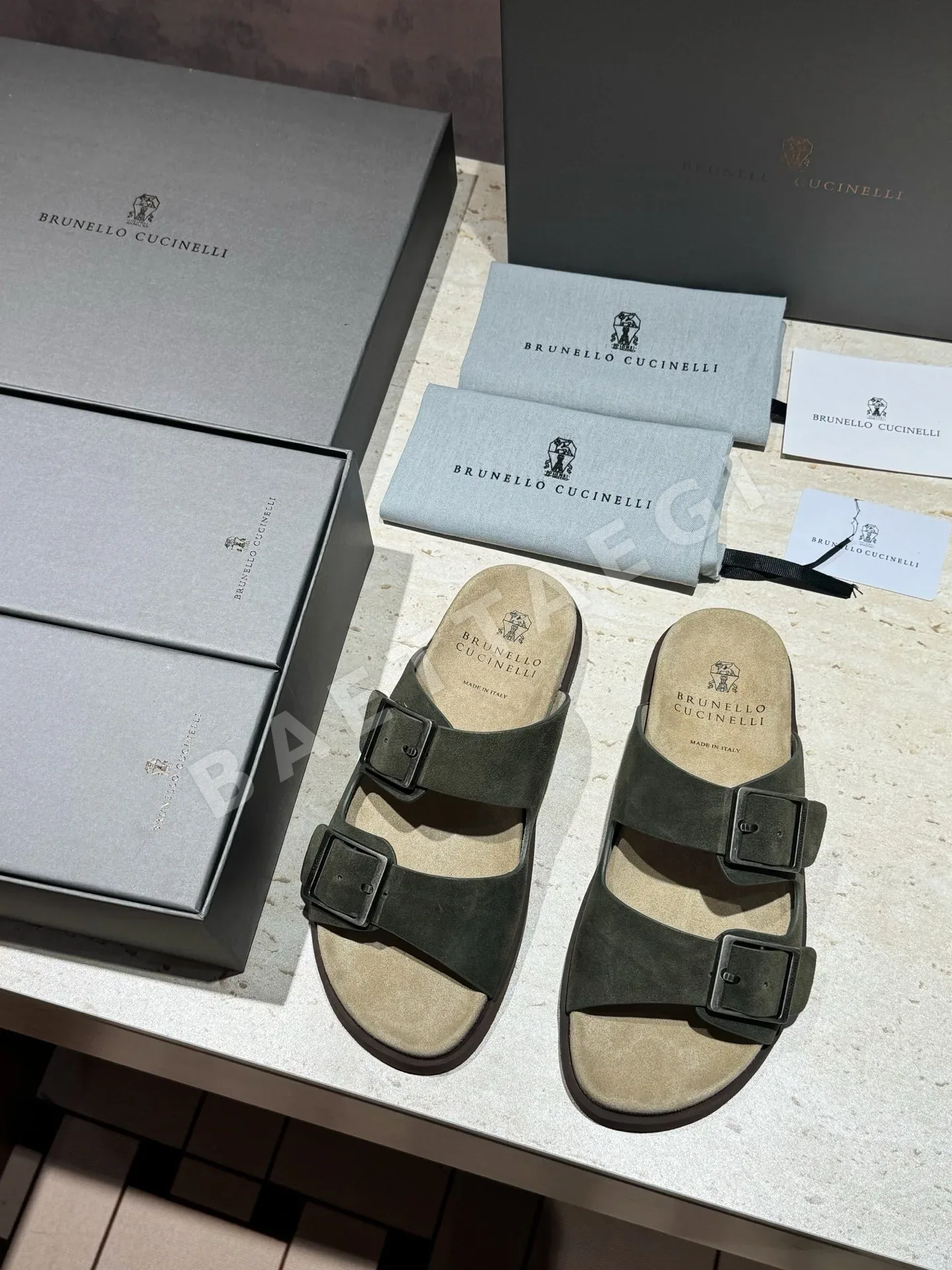 브루넬로쿠치넬리 스웨이드 플립플롭 상세 이미지 2