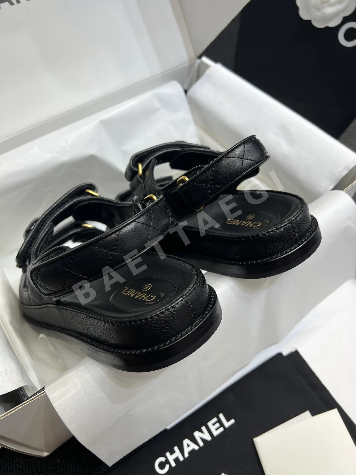 샤넬 라운드 버클 벨크로 비치 슈즈 상세 이미지 5