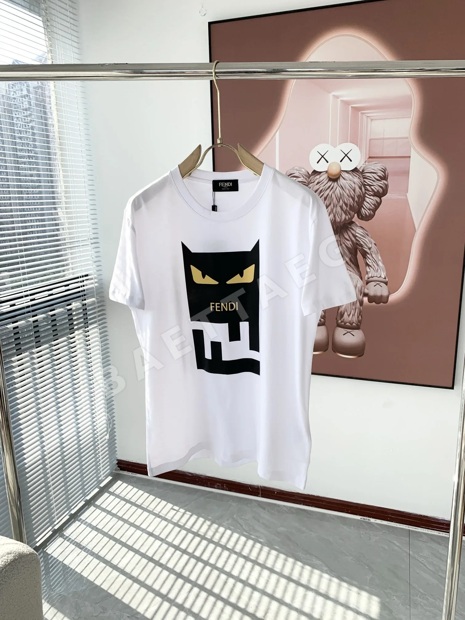 펜디 클래식 로고 크루넥 반팔 티셔츠 88786