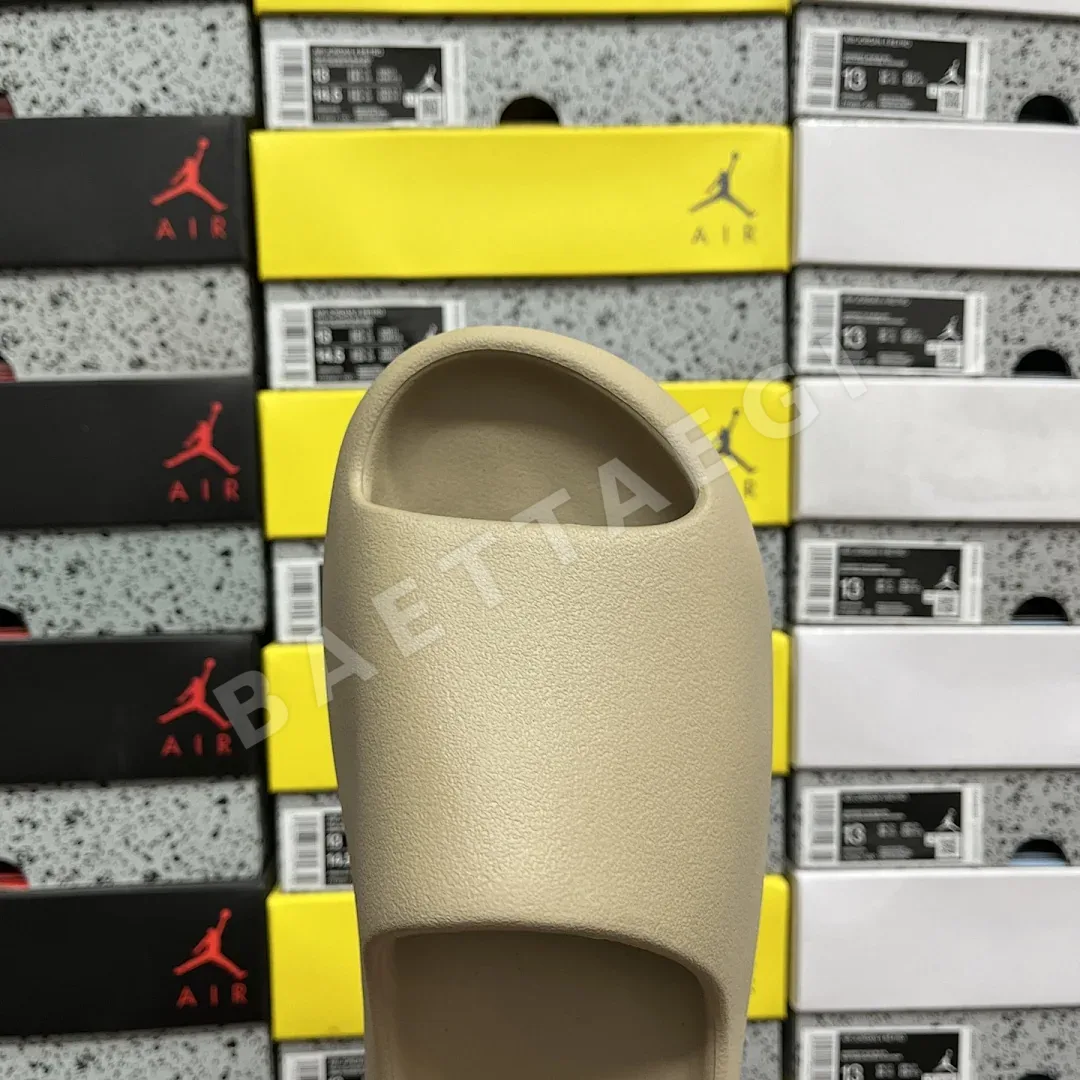 아디다스 이지 슬라이드 GW1934 200641 Adidas Yeezy Slide Resin 상세 이미지 2
