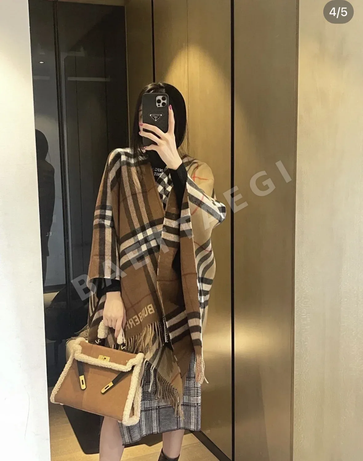 버버리 콘트라스트 체크 캐시미어 가디건 상세 이미지 3