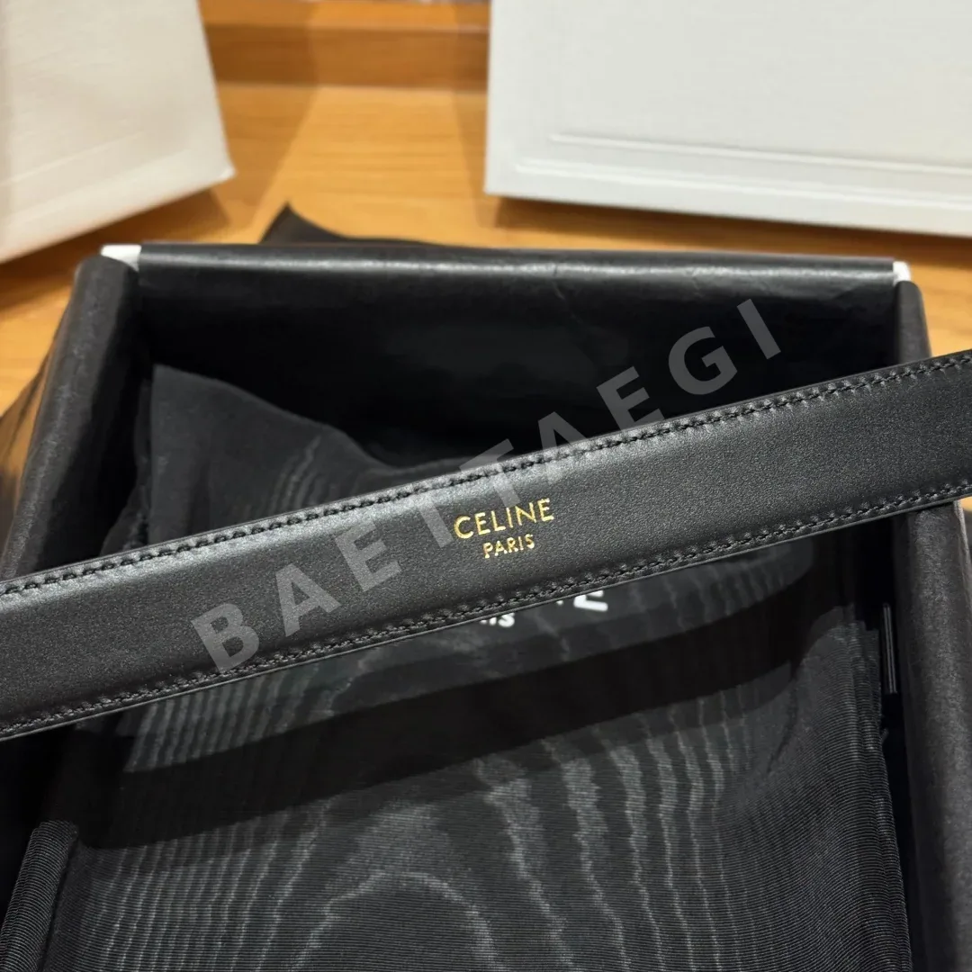 셀린느 개선문 엠보싱 카프스킨 여성 벨트 상세 이미지 9