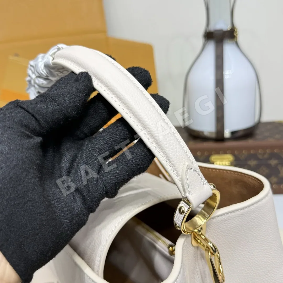 루이비통 카프시뉴 수플르 미디엄 핸드백 M14370 상세 이미지 8