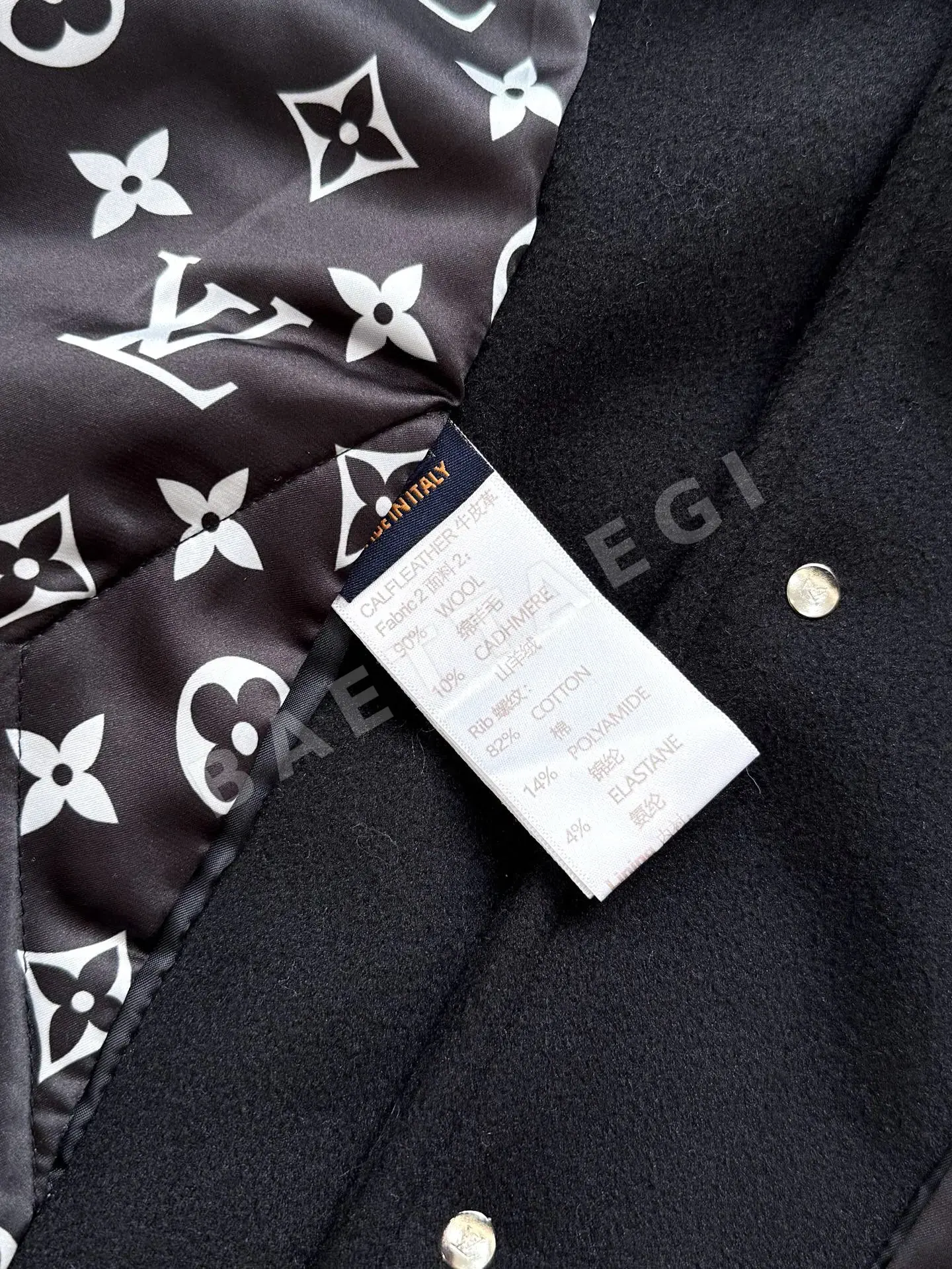 루이비통 LV NIGO 콜라보 가죽 패치 자수 야구 점퍼 자켓 상세 이미지 8