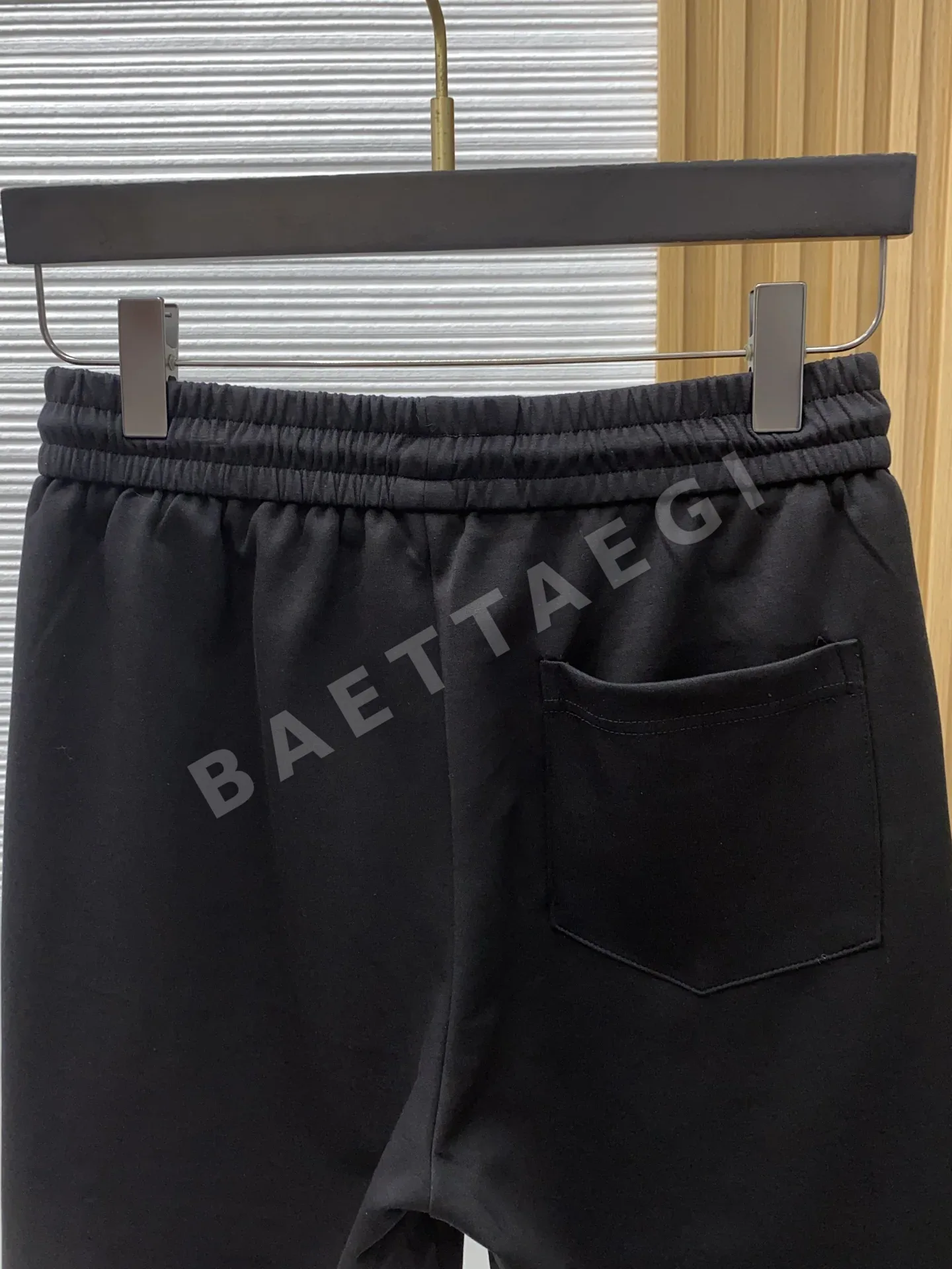 루이비통 남성 오리지널핏 코튼 스트레치 반바지 상세 이미지 9