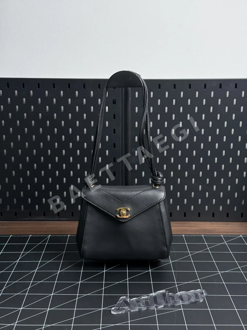 샤넬 26a 검은색 봉투 가방 143464