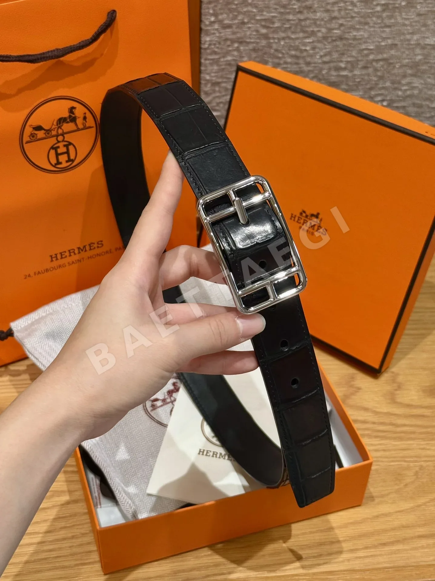 에르메스 크로커다일 가죽 벨트 상세 이미지 3