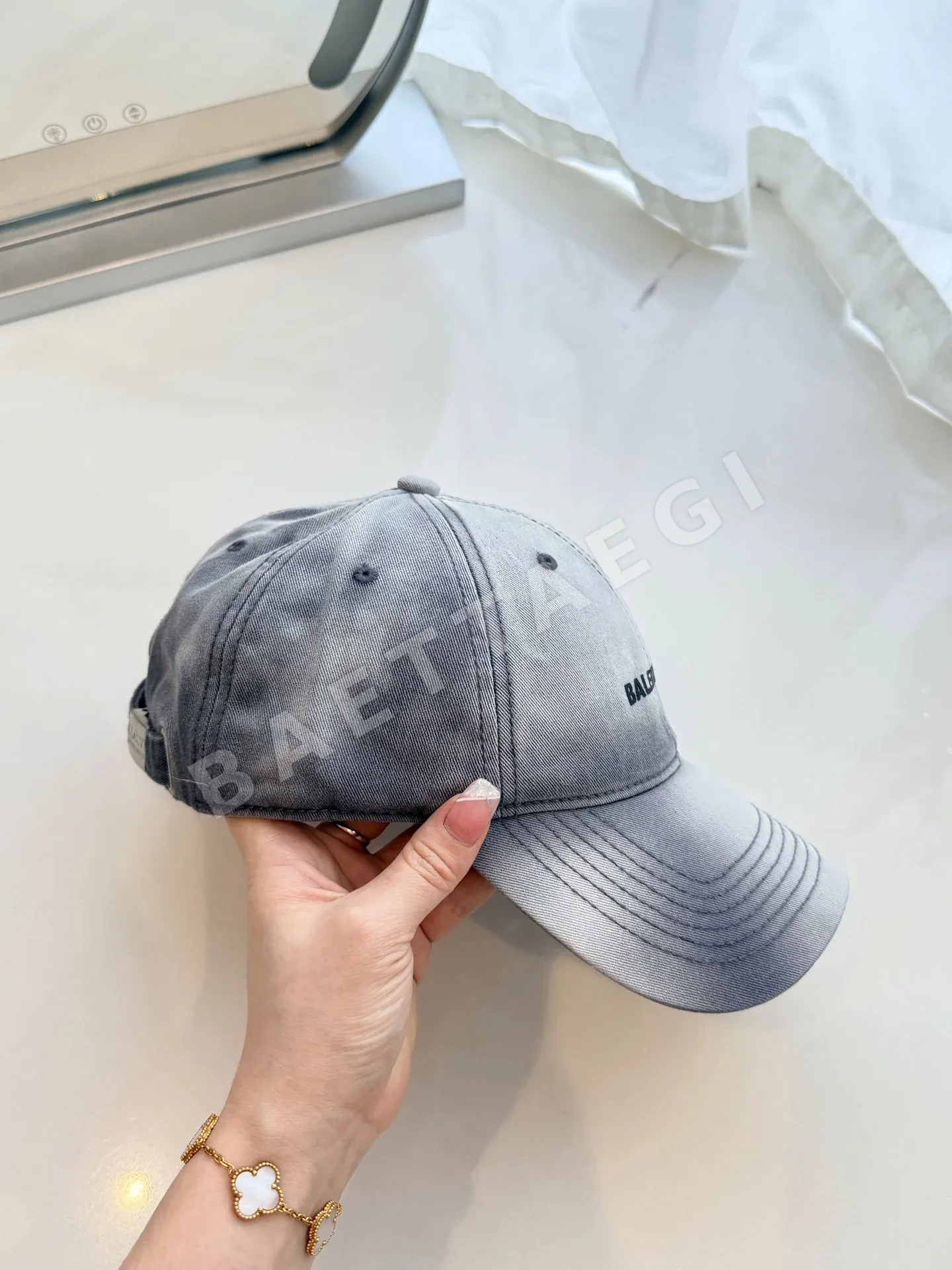 발렌시아가 워시드 데님 베이스볼 캡 상세 이미지 6