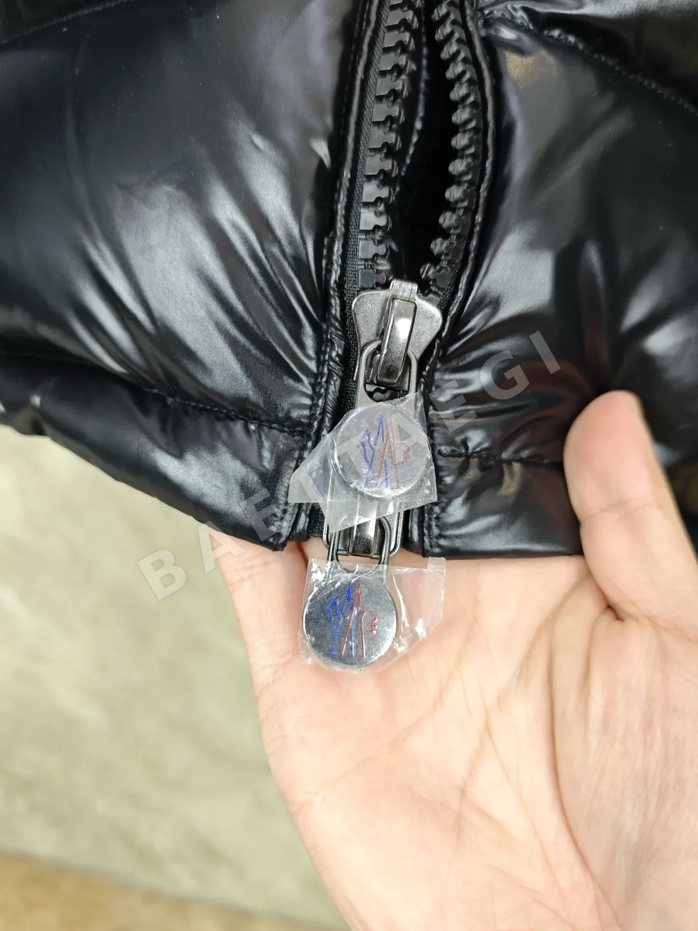 몽클레르 마야 후드 쇼트 다운 재킷(Moncler Maya Hooded Short Down Jacket) 상세 이미지 7