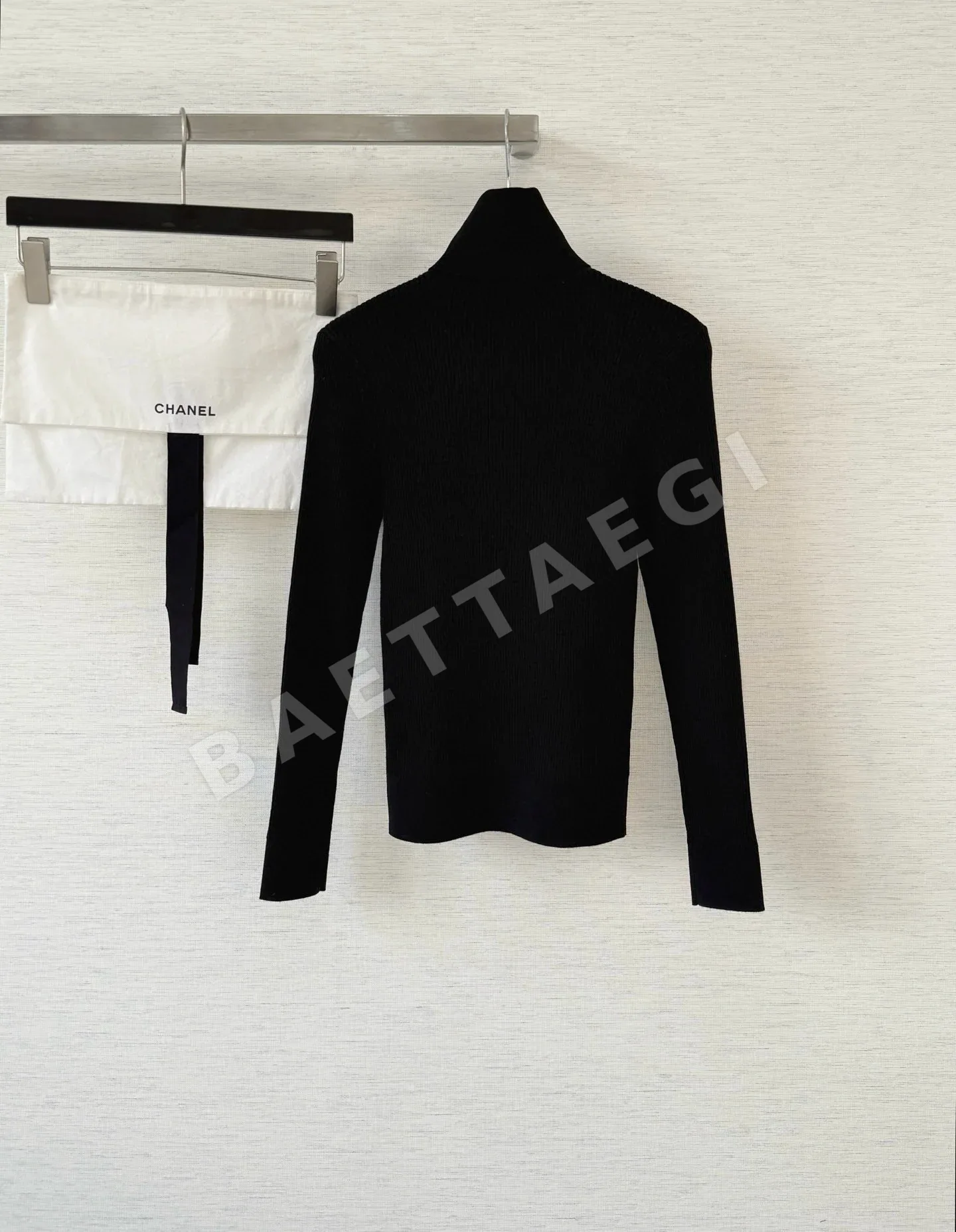 샤넬 3D 리본 터틀넥 니트 상세 이미지 2