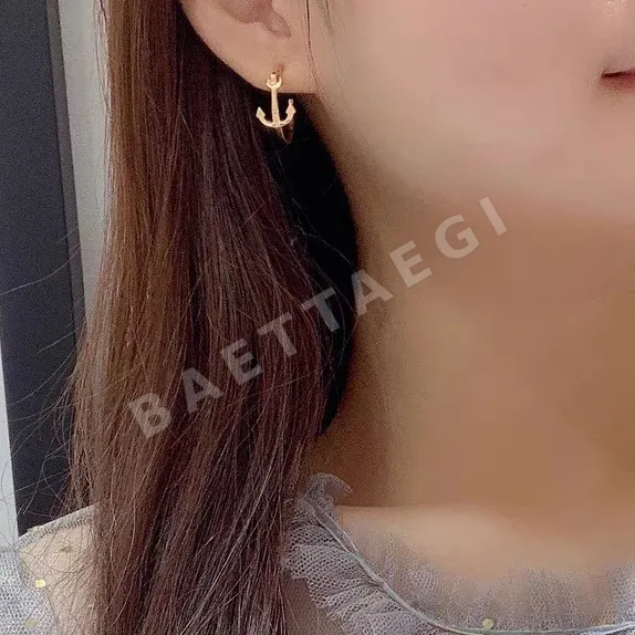 셀린느 앵커 디자인 귀걸이 상세 이미지 8