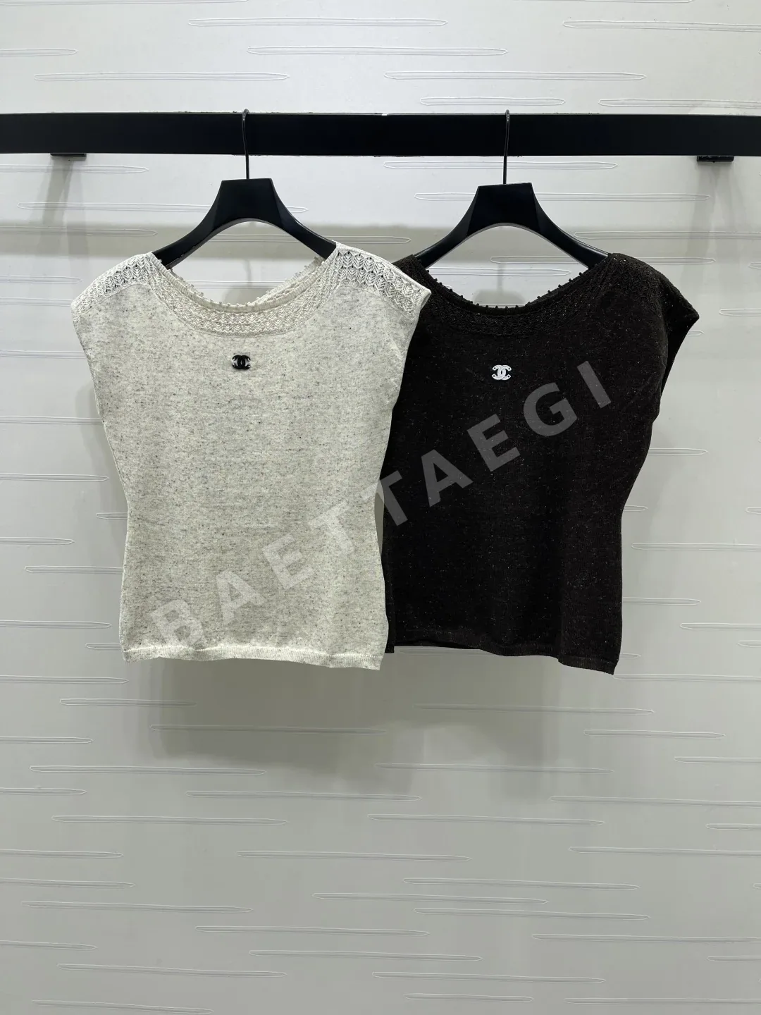 샤넬 여성 라운드넥 컷아웃 니트 베스트 143152