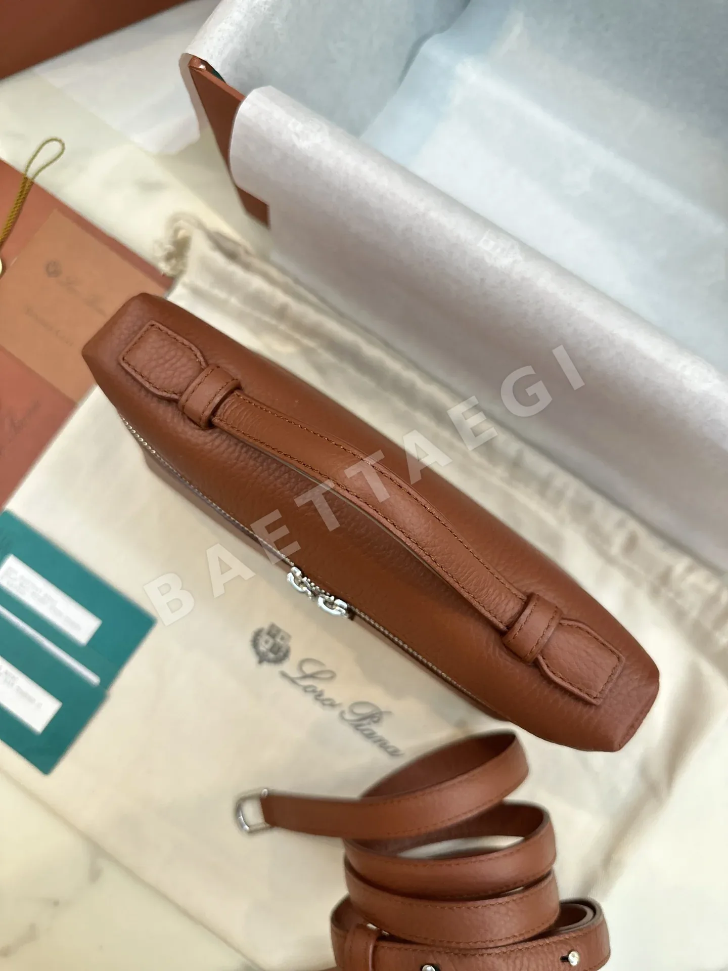 로로피아나 가방 상세 이미지 5