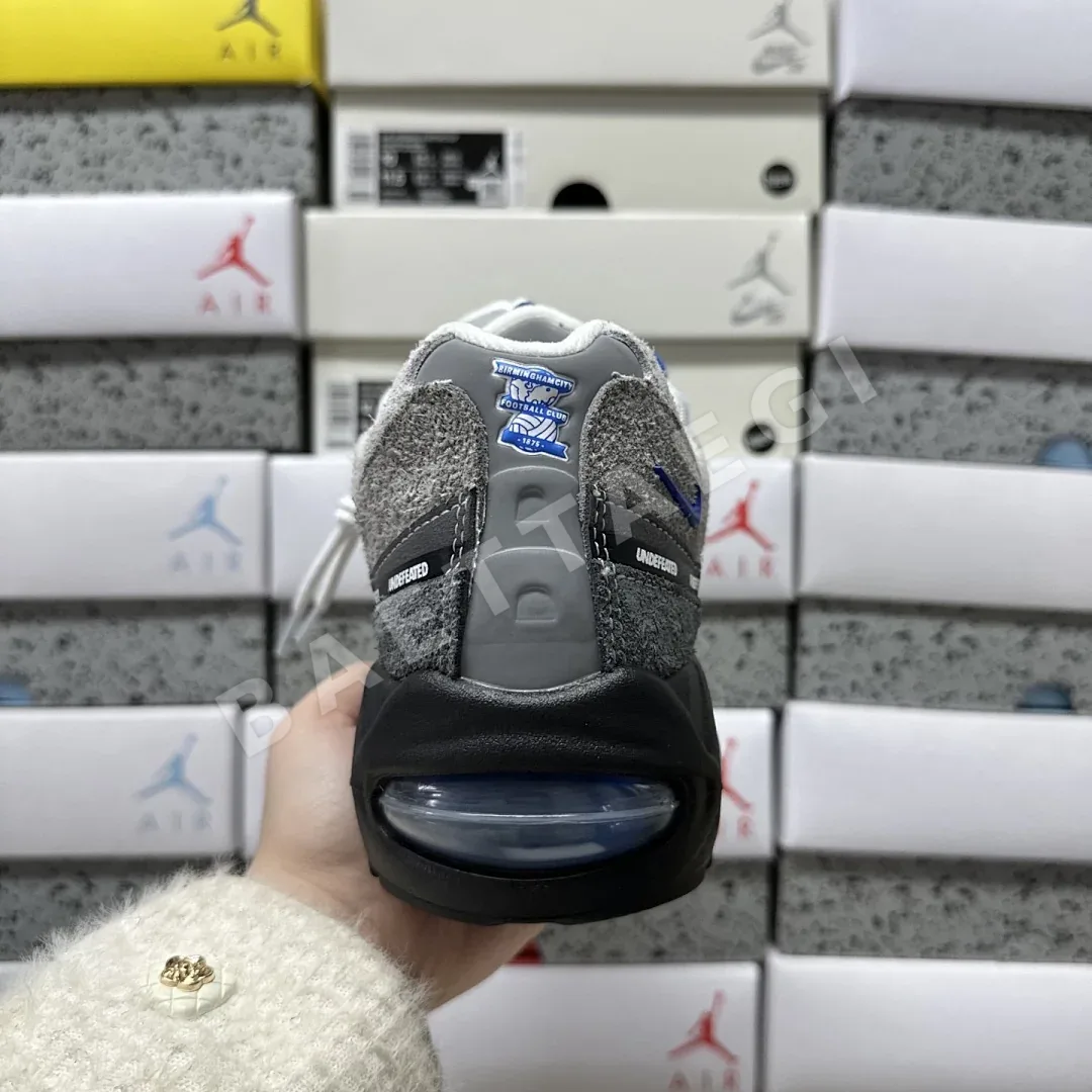 나이키 [KZ2.0] 에어 맥스 95 SP IB4523-001 201368 Nike Air Max 95 SP Undefeated Geo 상세 이미지 4