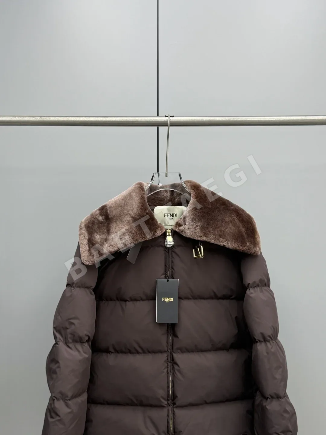 펜디 더블 F 안감 다이아몬드 퀼팅 여성 패딩 재킷 상세 이미지 3