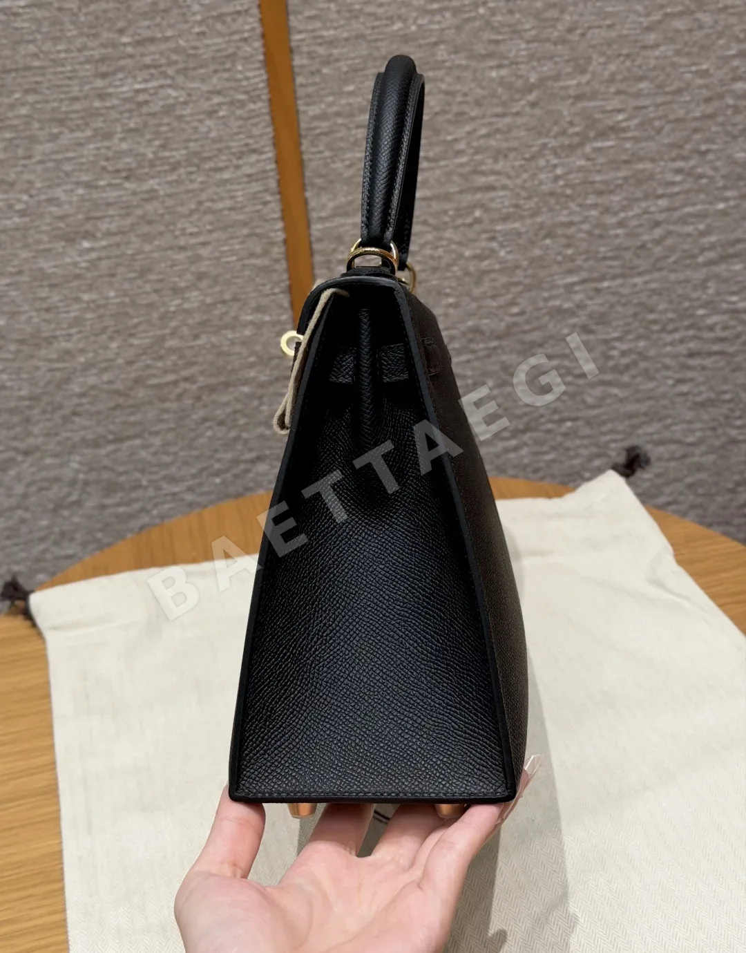 에르메스 켈리 25 블랙 가방 상세 이미지 4