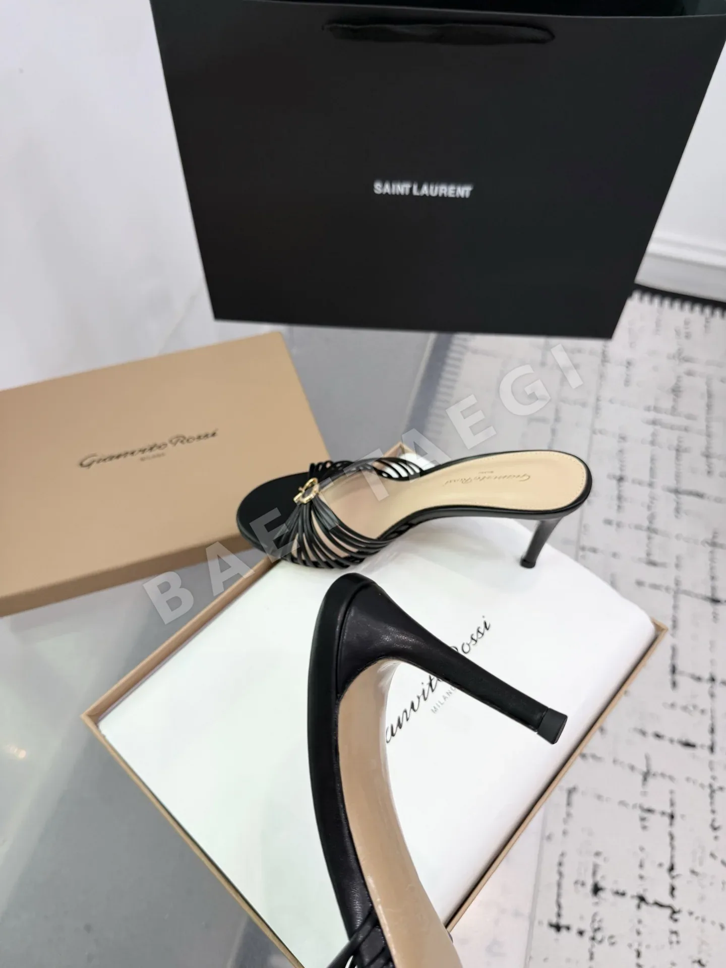 지안비토 로시 지안비토 라운드토 크로스 스트랩 뮬힐 신발 상세 이미지 9
