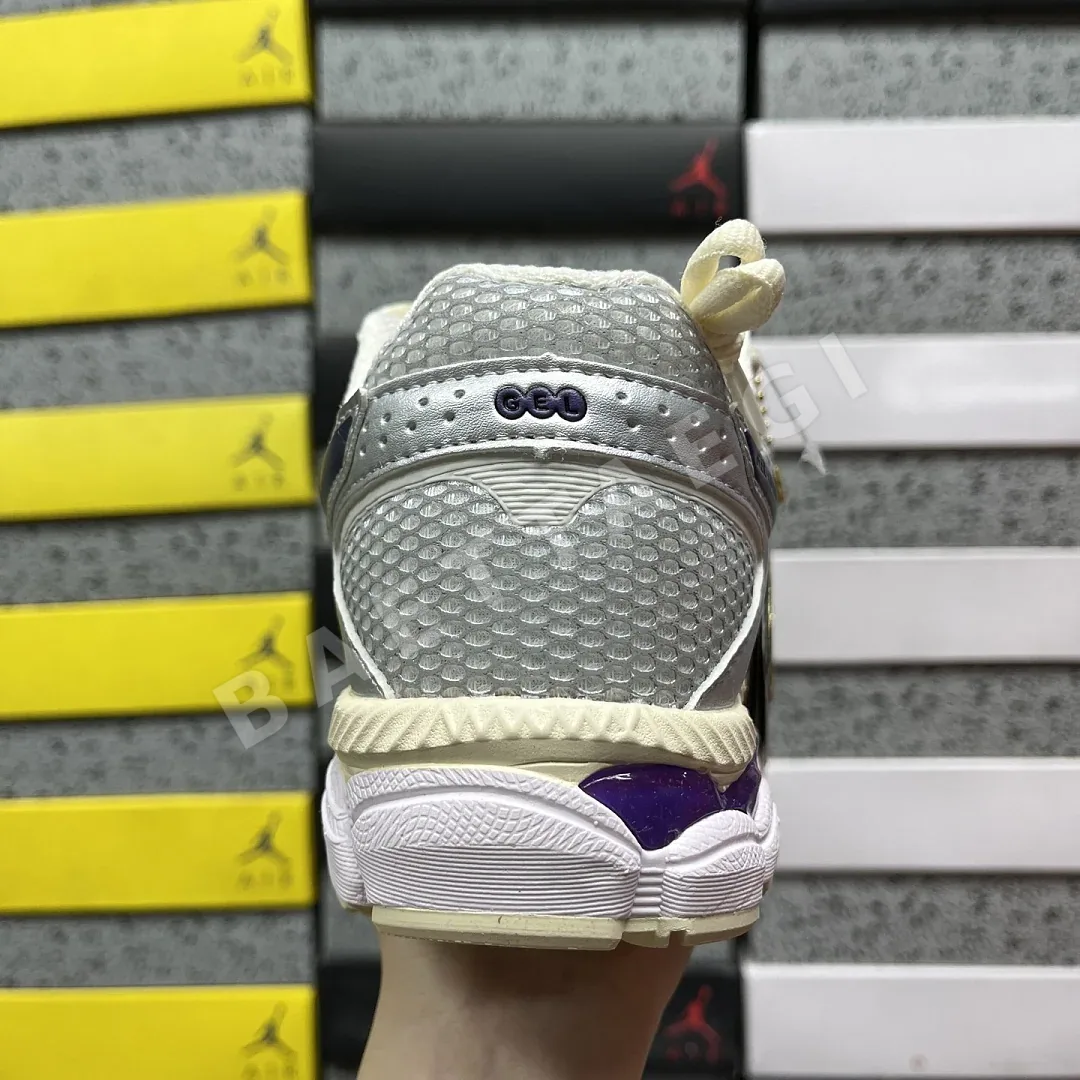 아식스 [WZ] 젤 큐뮬러스 16 1203A990-100 200611 Asics Gel-Cumulus 16 Tomo Summit 상세 이미지 8