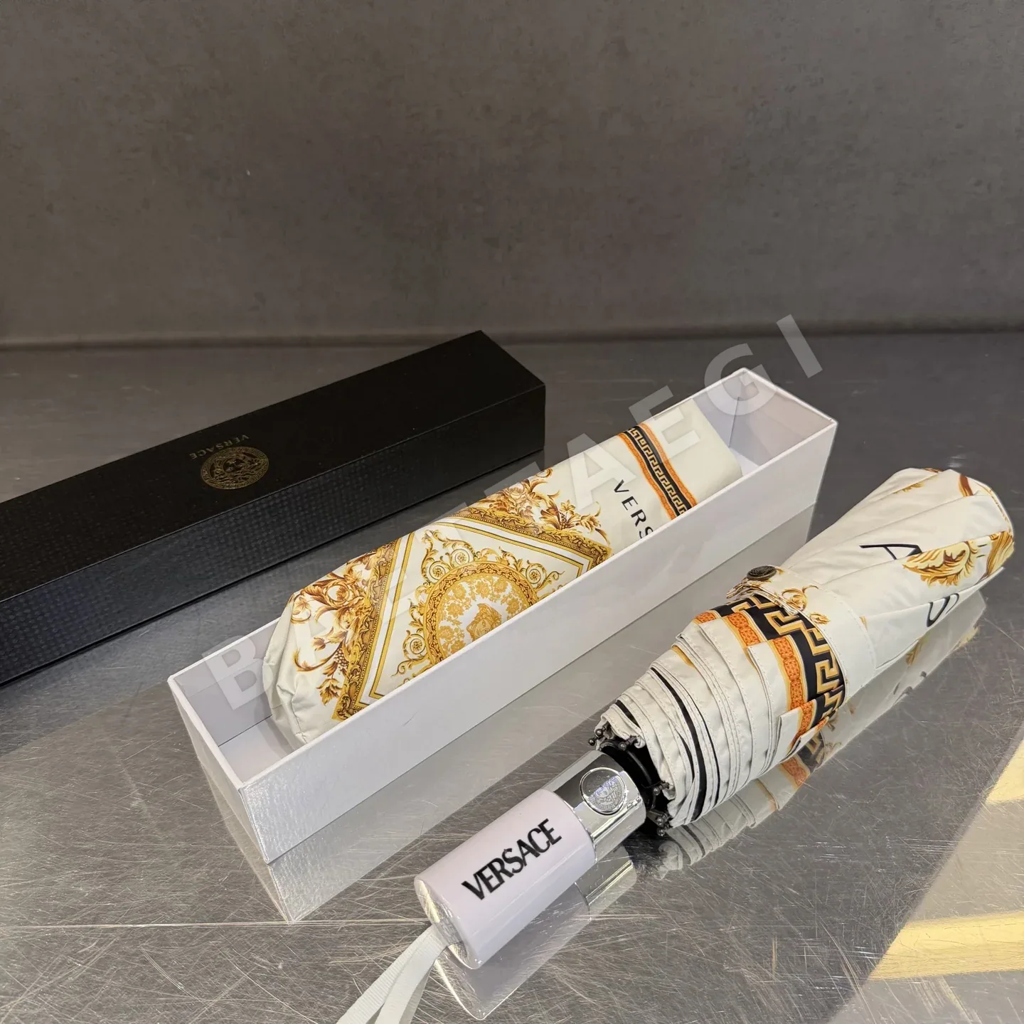 베르사체 우산 85662 Versace Umbrella 상세 이미지 2