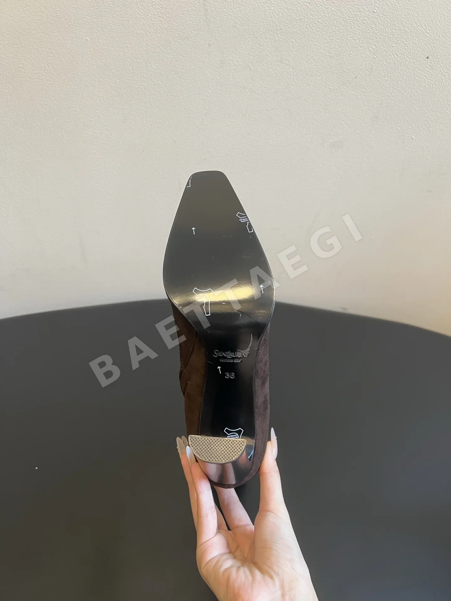생로랑 와이엇 부츠 송아지가죽 스퀘어토 상세 이미지 5