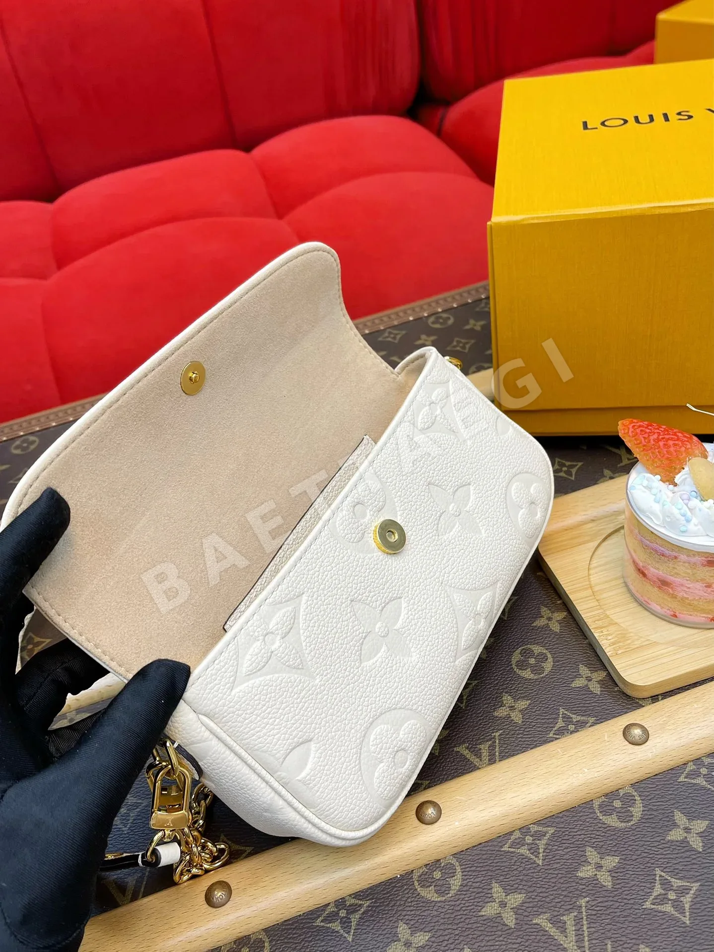 루이비통 온 체인 아이비 핸드백 M82210 상세 이미지 8