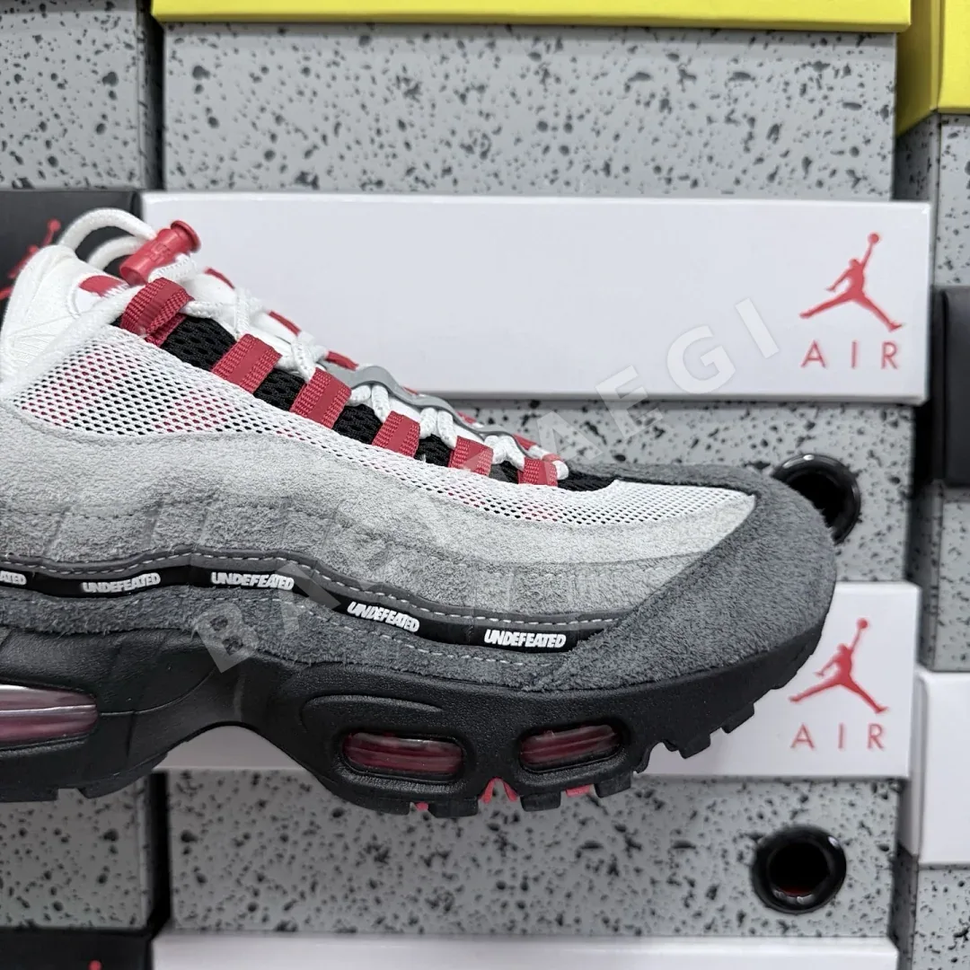 나이키 [KZ2.0] 에어 맥스 95 SP IB4523-003 201337 Nike Air Max 95 SP Undefeated Geo 상세 이미지 10
