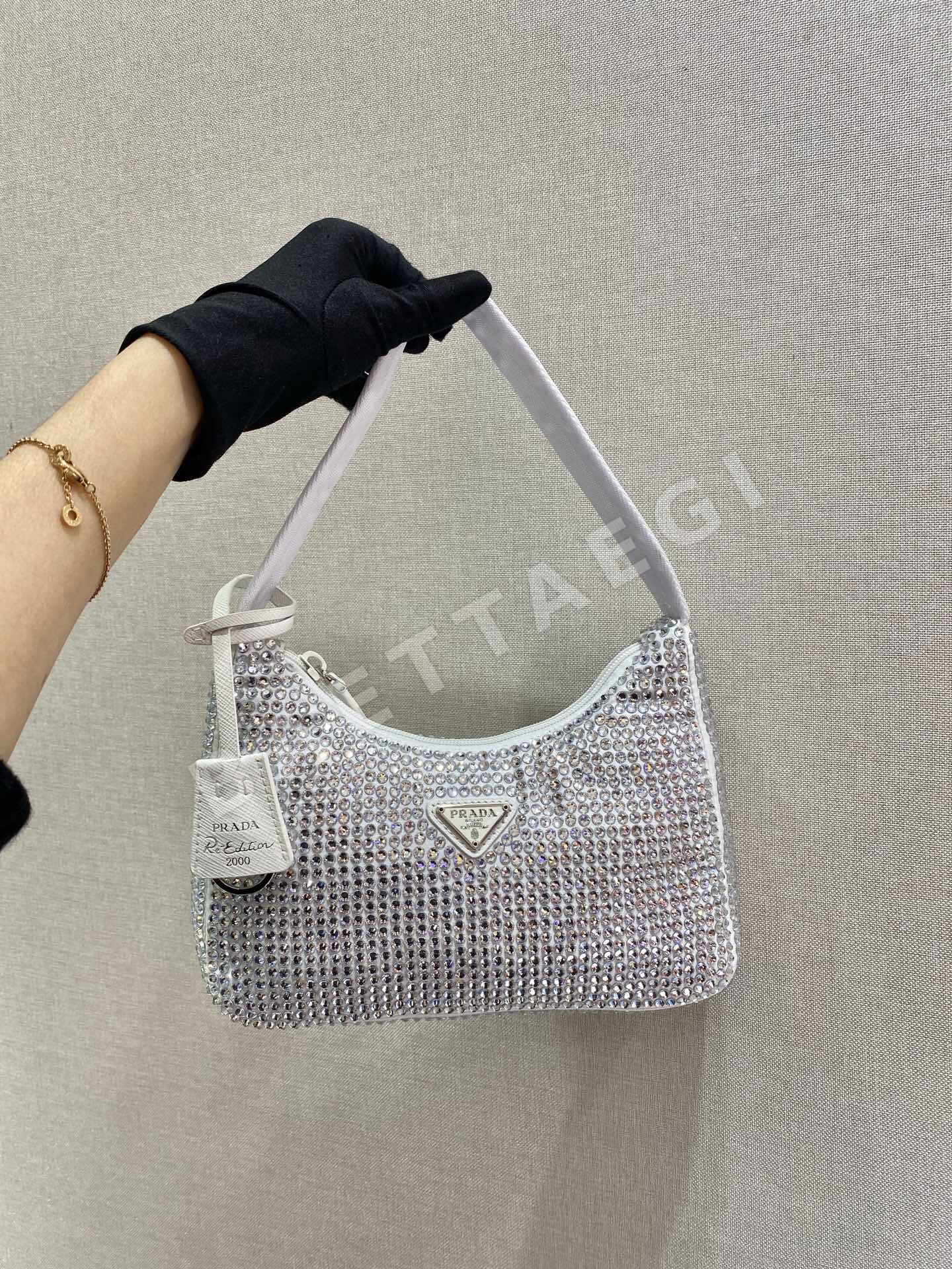프라다 라인스톤 메시 호보 가방 1NE515