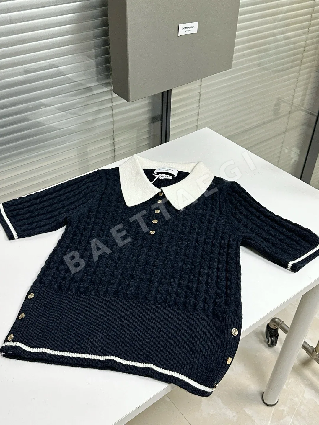 톰브라운 컬러블록 케이블 니트 반팔 티셔츠 상세 이미지 4