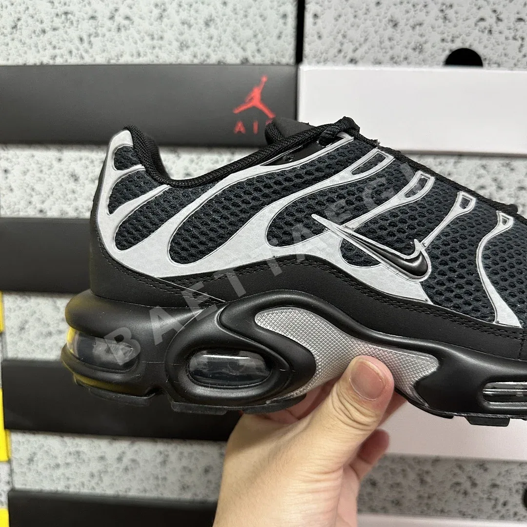 나이키 [DF] 에어 맥스 플러스 프리미엄 HQ3029-001 201069 Nike Air Max Plus Premium Black 상세 이미지 11