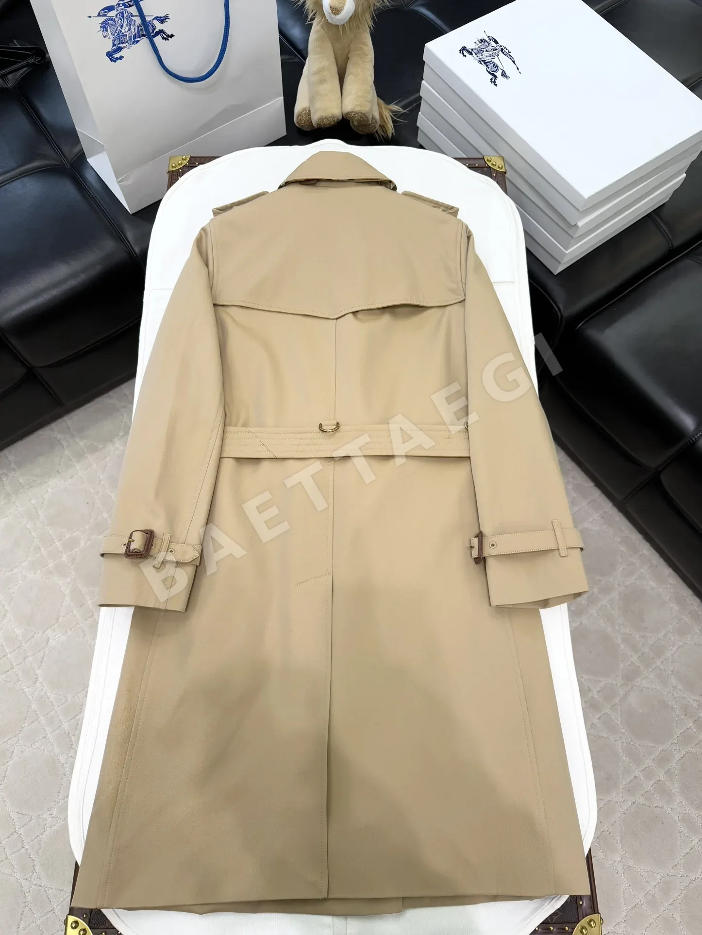 버버리 켄싱턴 핏 트렌치 여성 자켓 상세 이미지 3