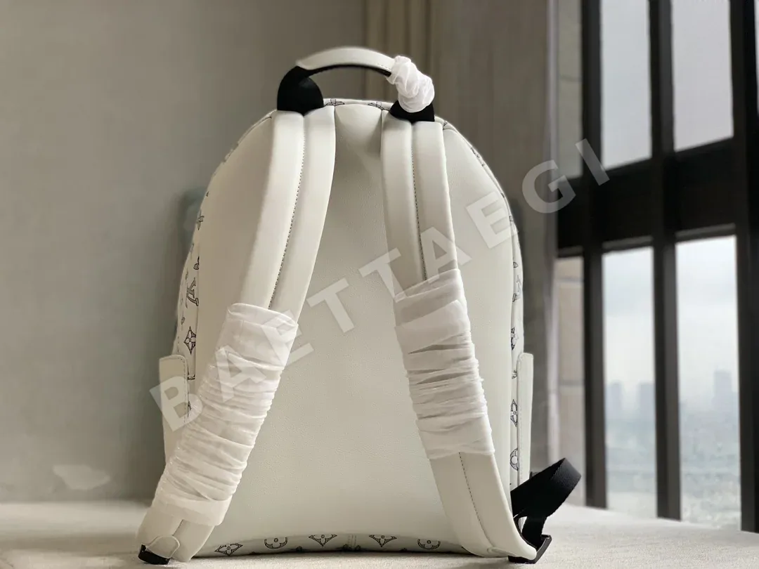 루이비통 디스커버리 모노그램 섀도우 백팩 M24760 상세 이미지 3
