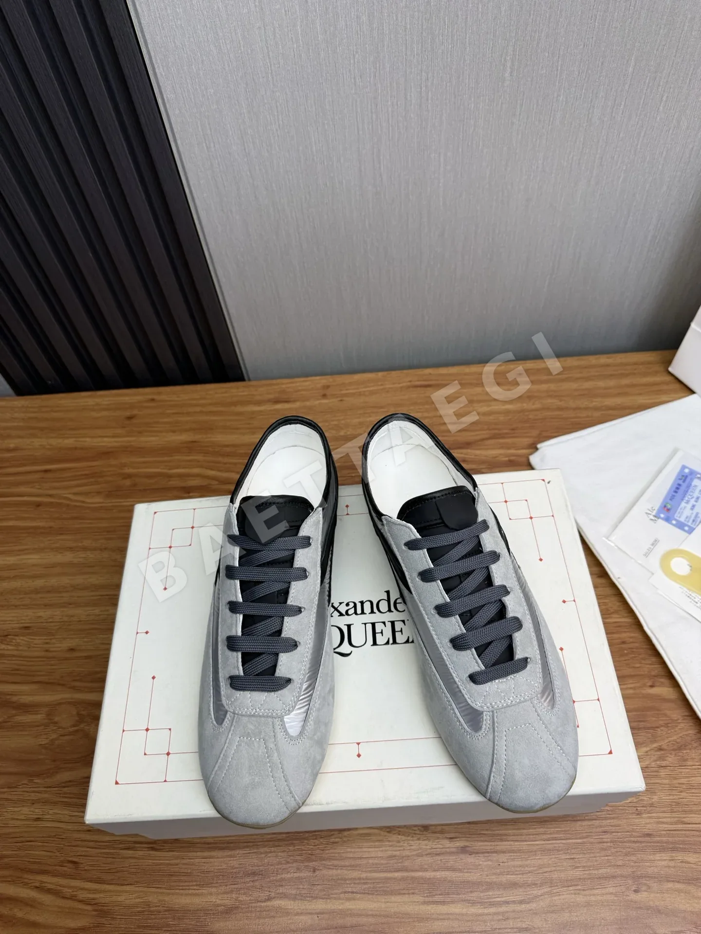 알렉산더맥퀸 메시 소재 커플 스니커즈 상세 이미지 2