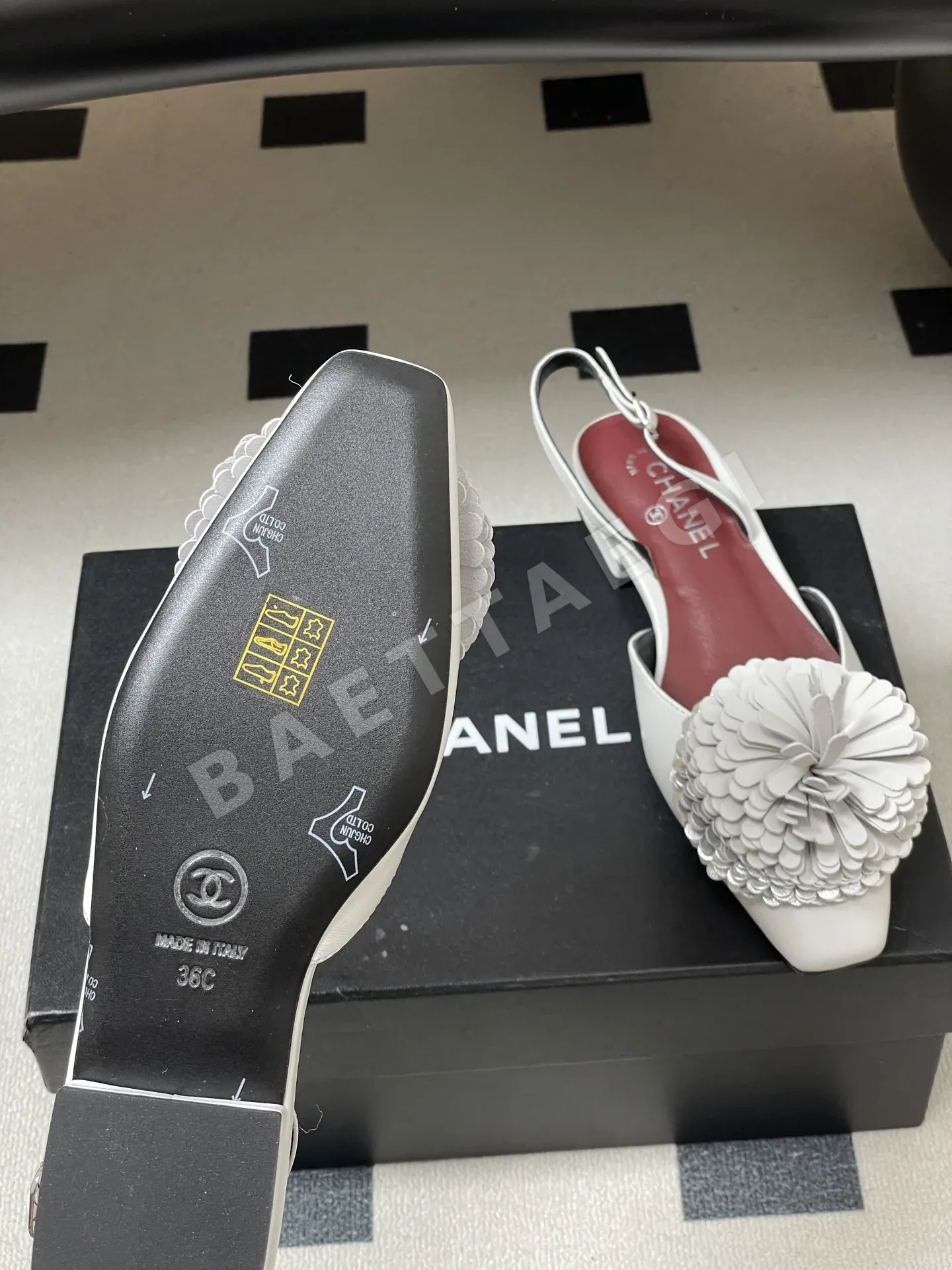 샤넬 카멜리아 장식 백스트랩 플랫 샌들 상세 이미지 8