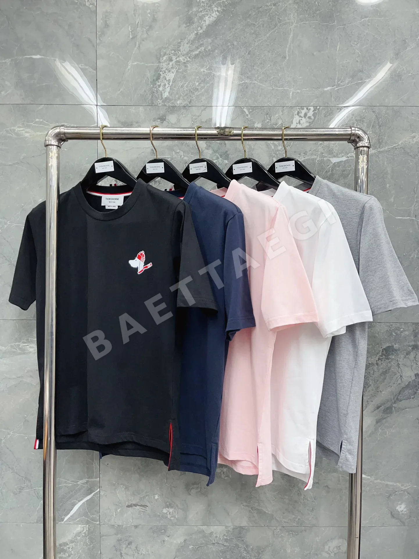 톰브라운 강아지 로고 코튼 반팔 티셔츠 40552