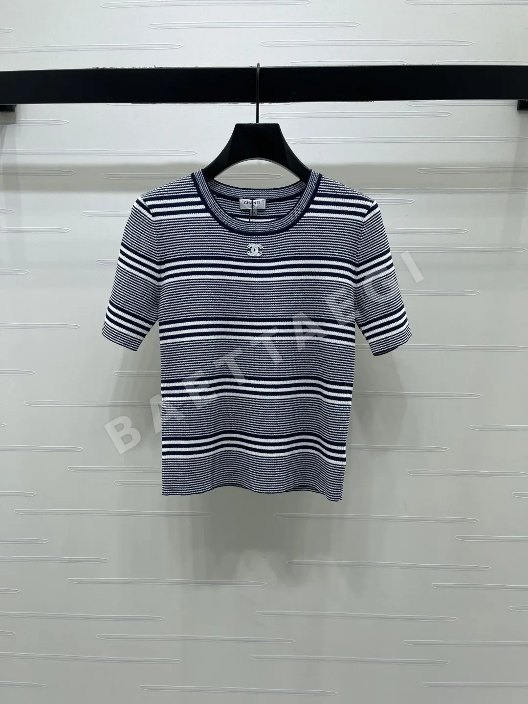 샤넬 스트라이프 라운드넥 니트 반팔 탑 103672