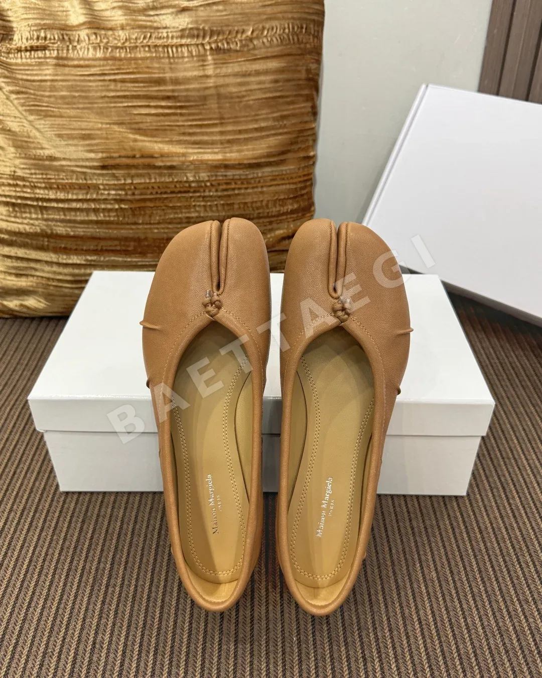 마르지엘라 수입 소가죽 소재 여성 신발 132785