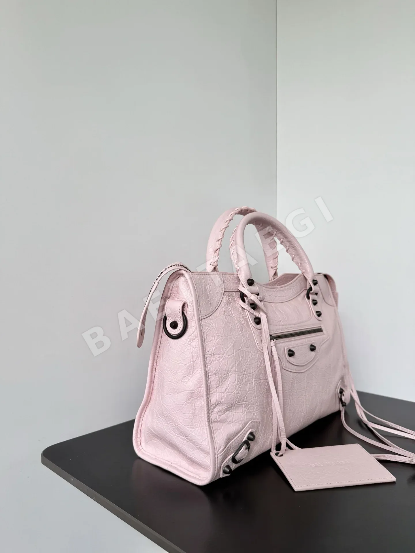 발렌시아가 가죽 토트백 상세 이미지 3